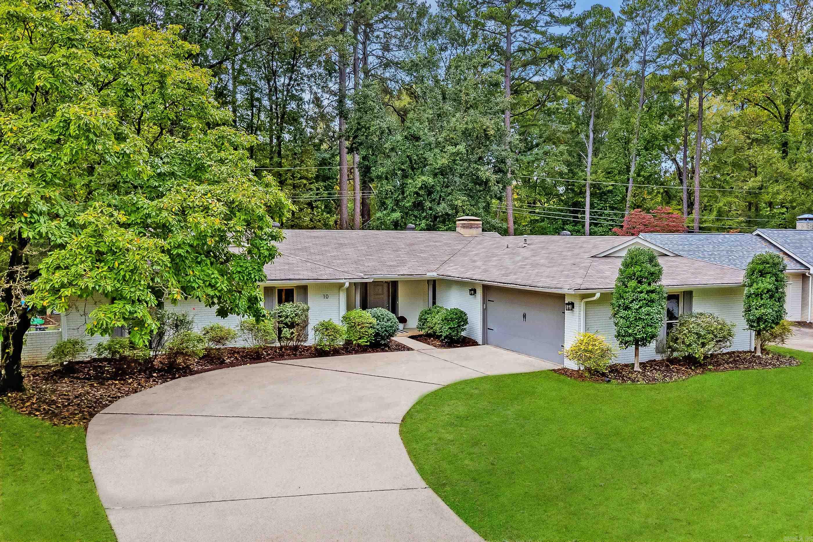 LEAWOOD HEIGHTS - Residential