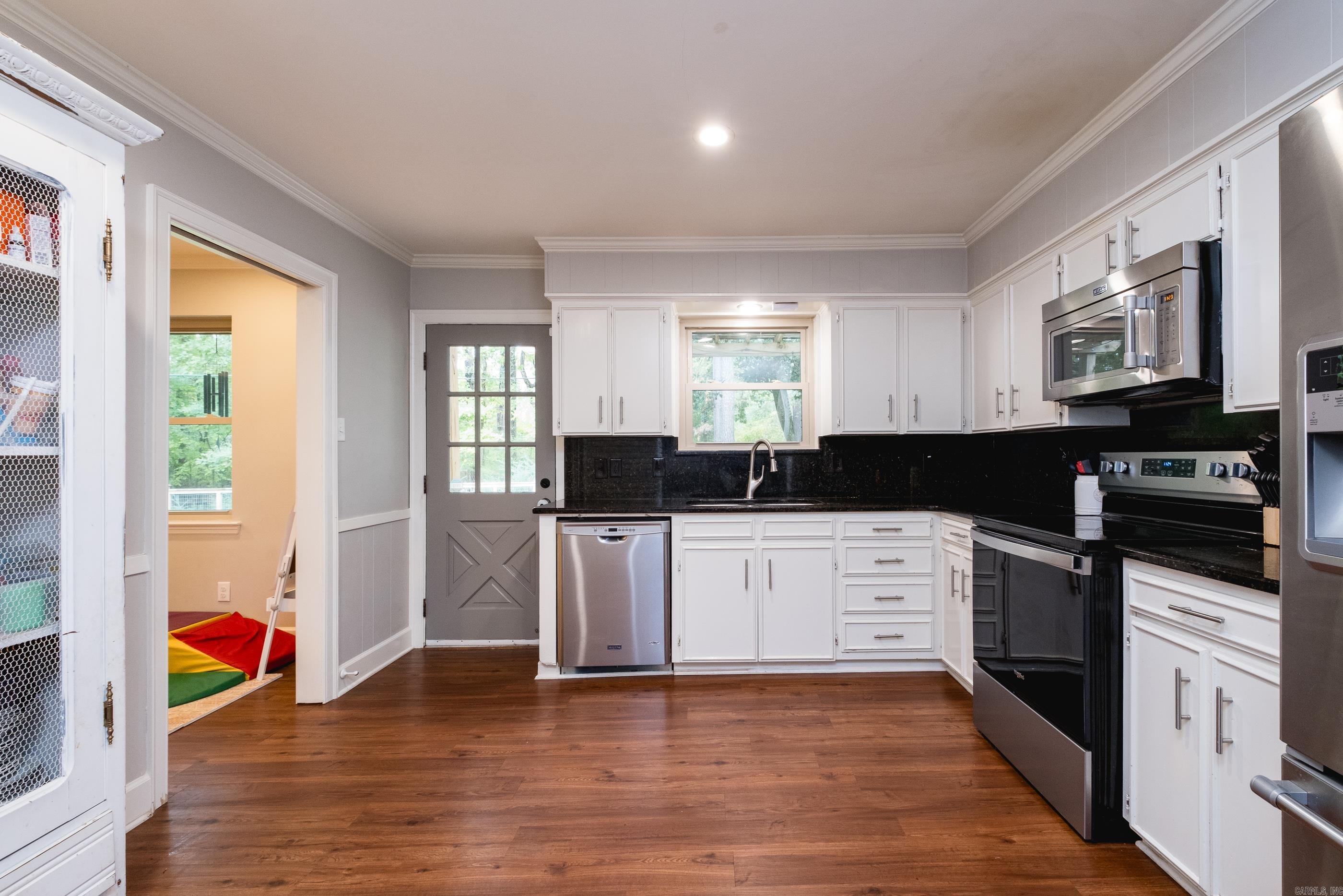 LEAWOOD HEIGHTS - Residential