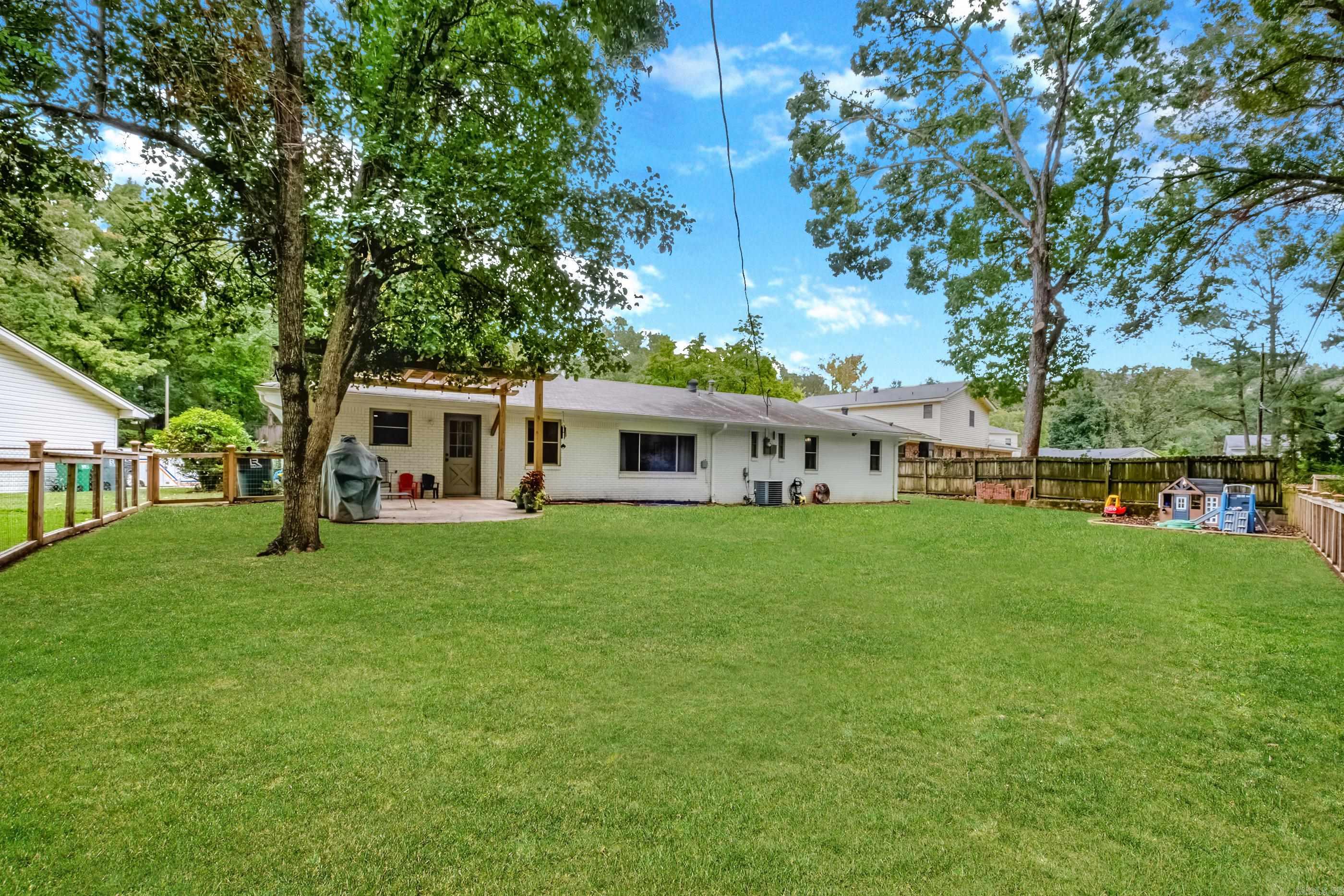 LEAWOOD HEIGHTS - Residential