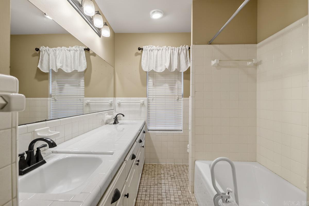 LAKEWOOD - Residential