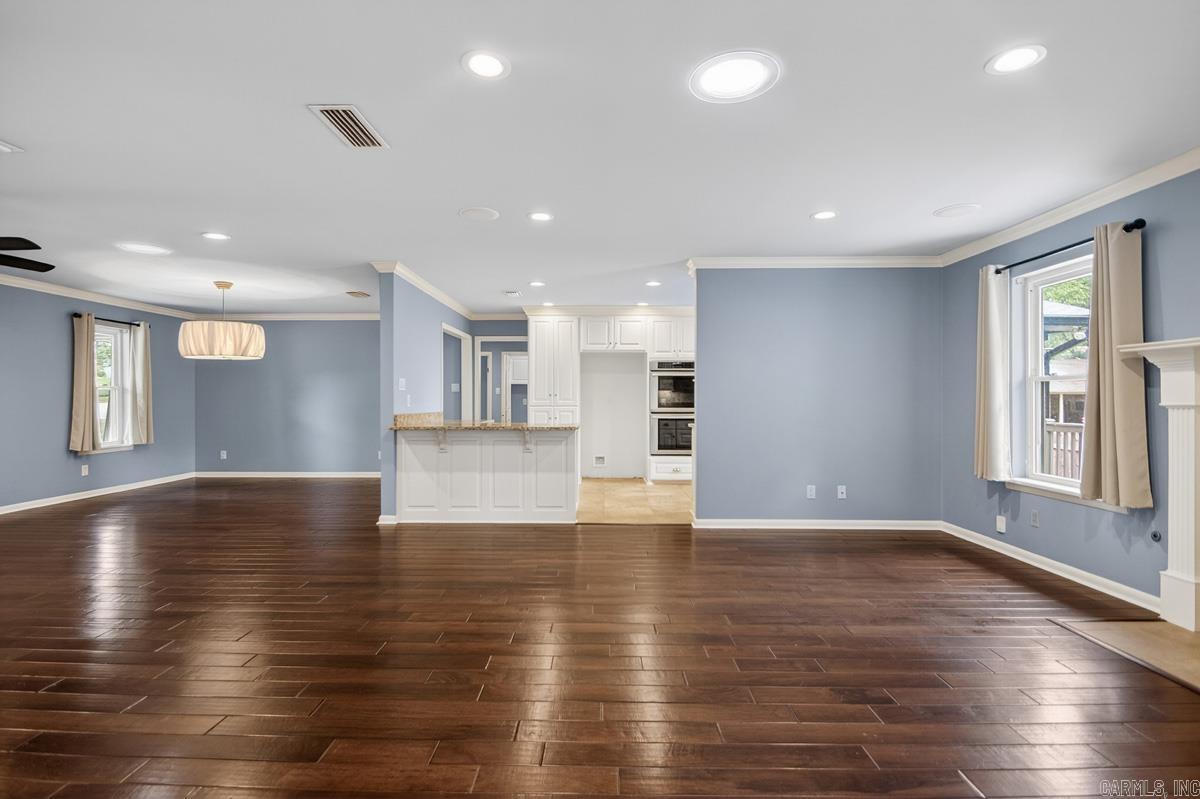 LAKEWOOD - Residential