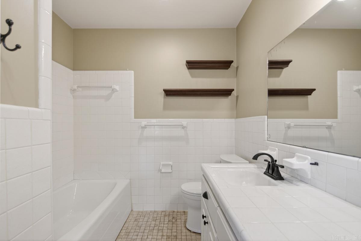 LAKEWOOD - Residential