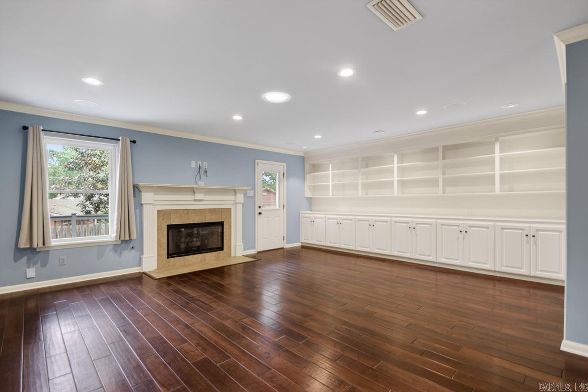 LAKEWOOD - Residential