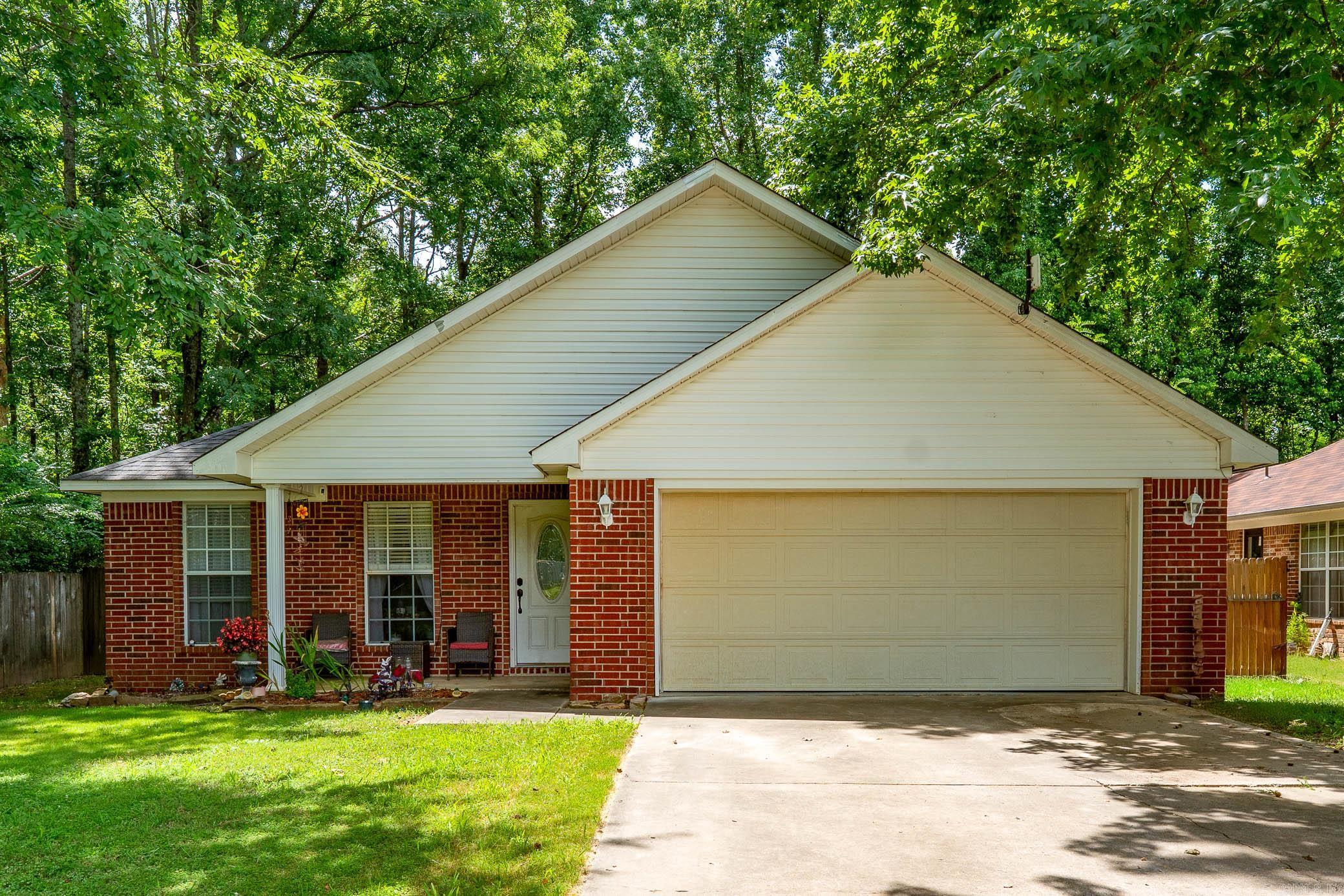 Wonderful 3 bedroom, 2 bath Greenbrier home in Northgate subdivision. The open floor plan boasts a large living area, dining area, and kitchen with great storage, double oven, and bar seating area. The primary bedroom is a great size with a full bath with ample storage, walk-in shower, jetted tub, and walk-in closet. The other two bedrooms, share and easily accessible hall bath. The central hallway has additional built-in cabinet storage. Big fully fenced backyard, patio area, and two car garage. Close to schools and shopping.