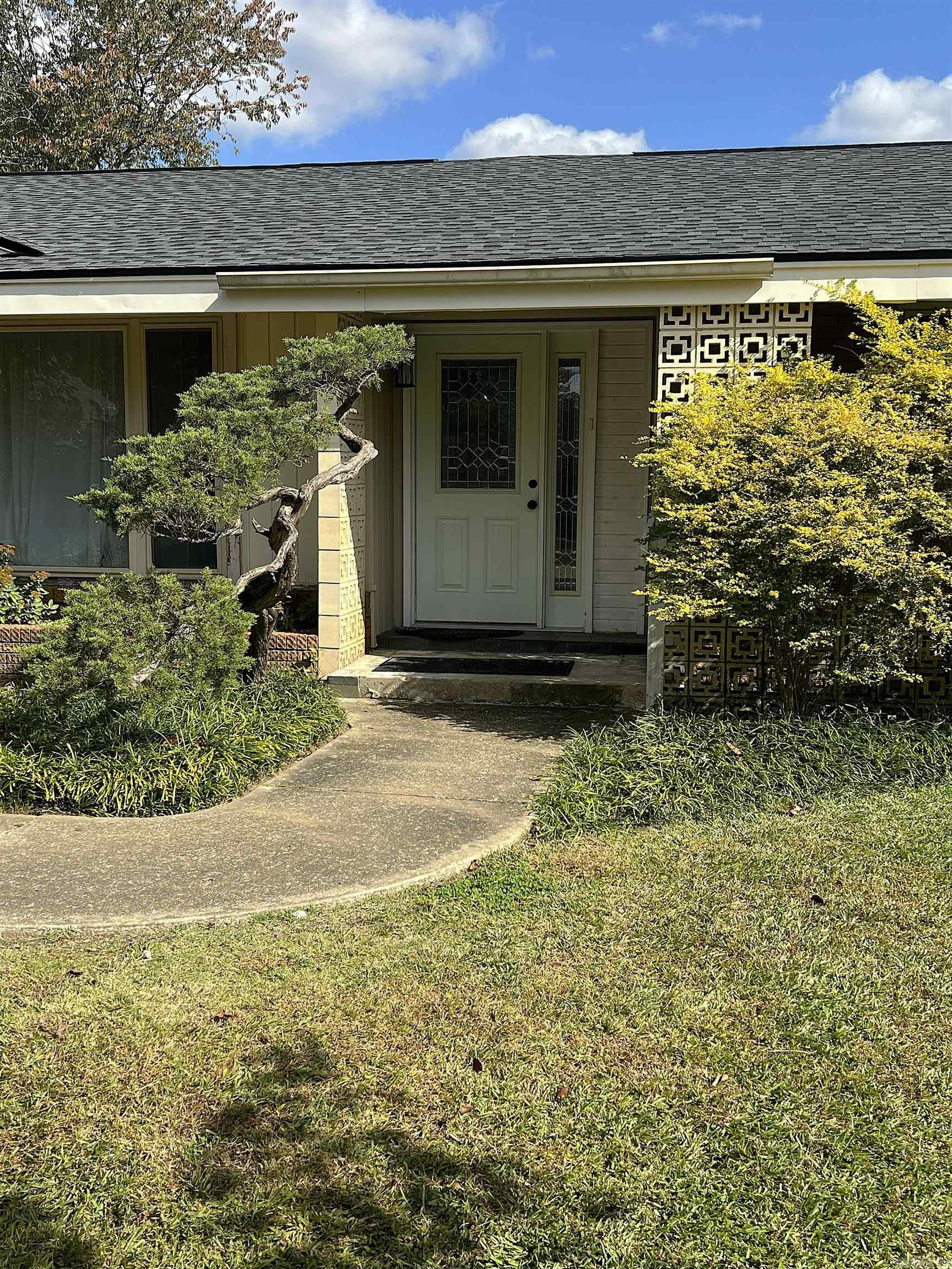 Riales - Residential