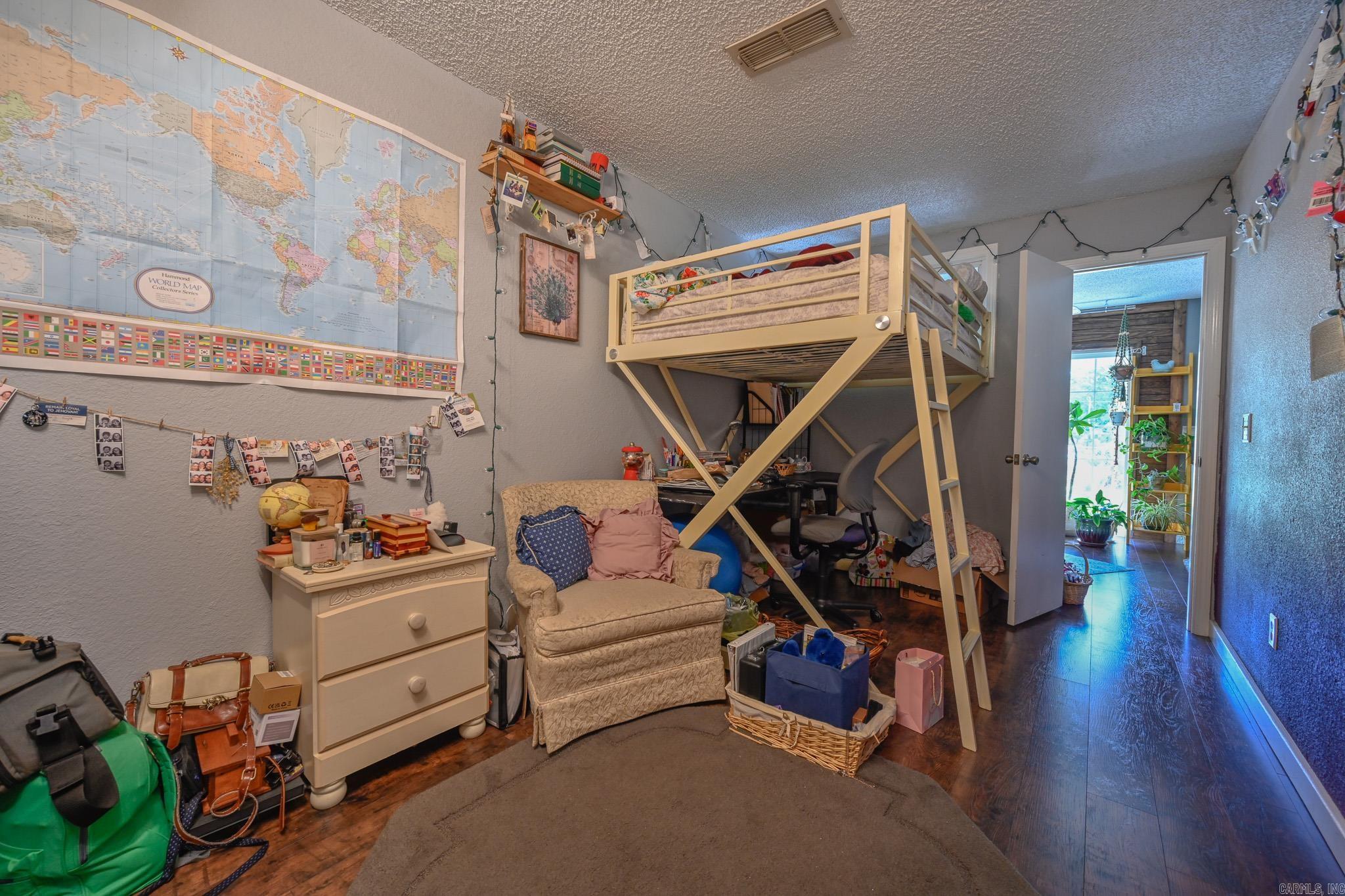 Riales - Residential