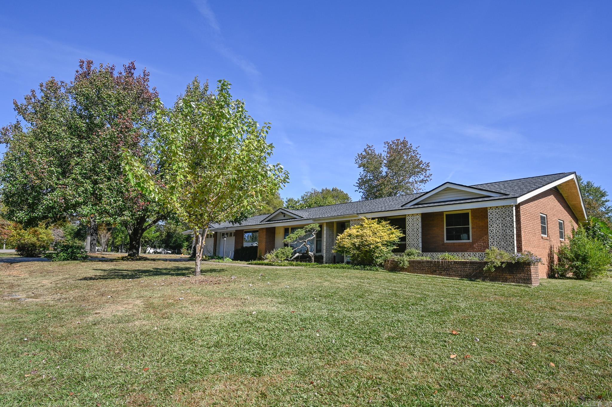 Riales - Residential