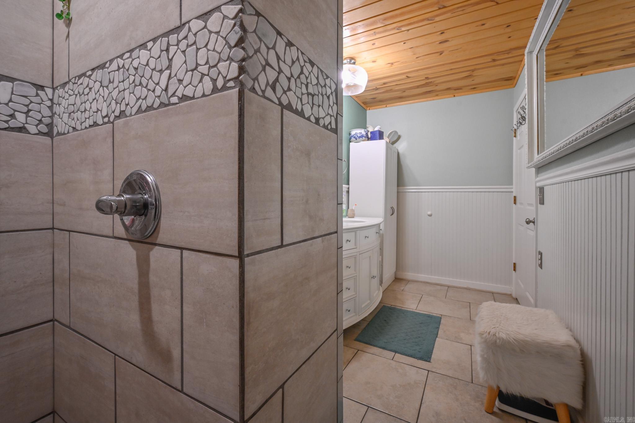 Riales - Residential