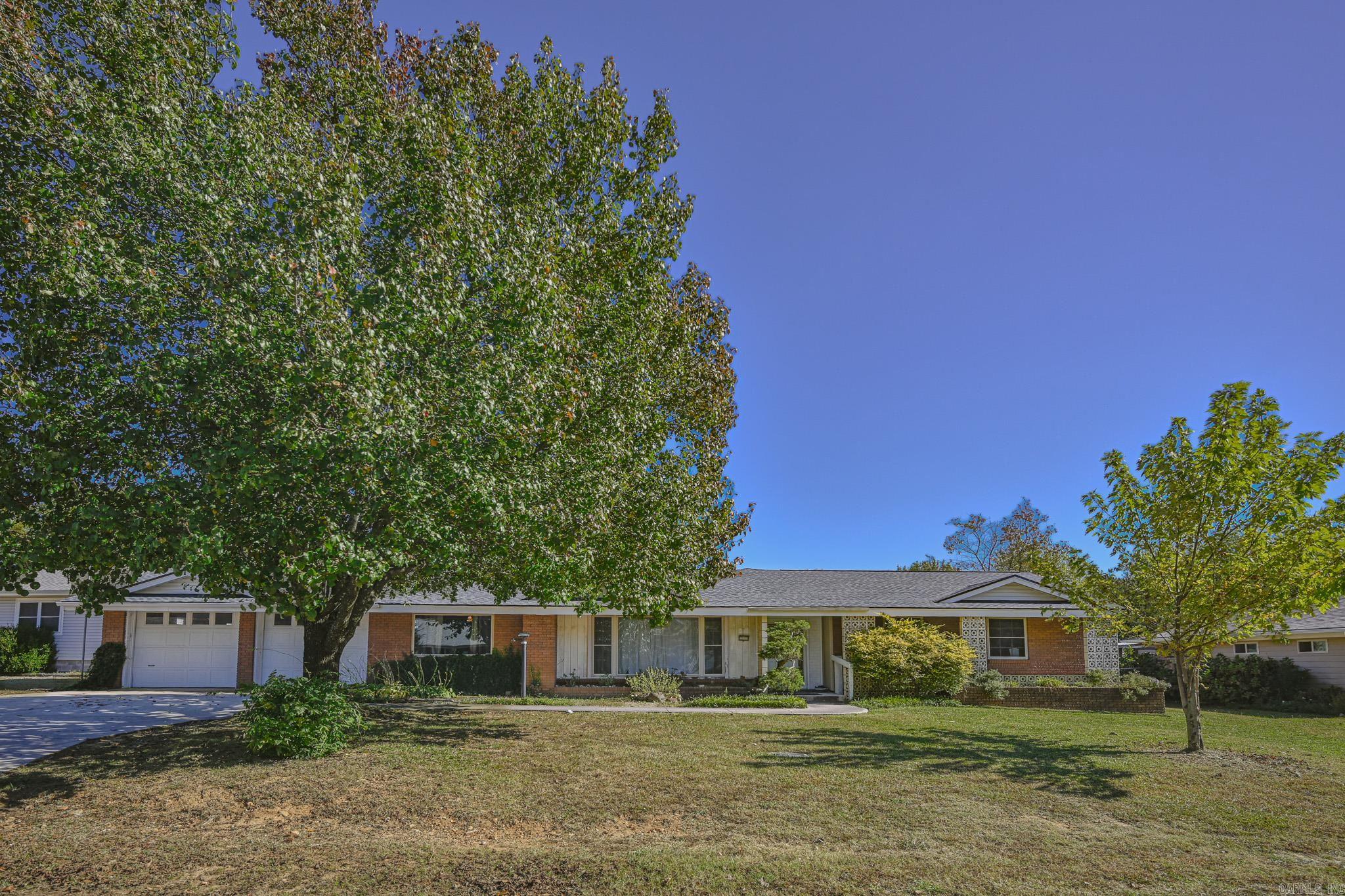 Riales - Residential