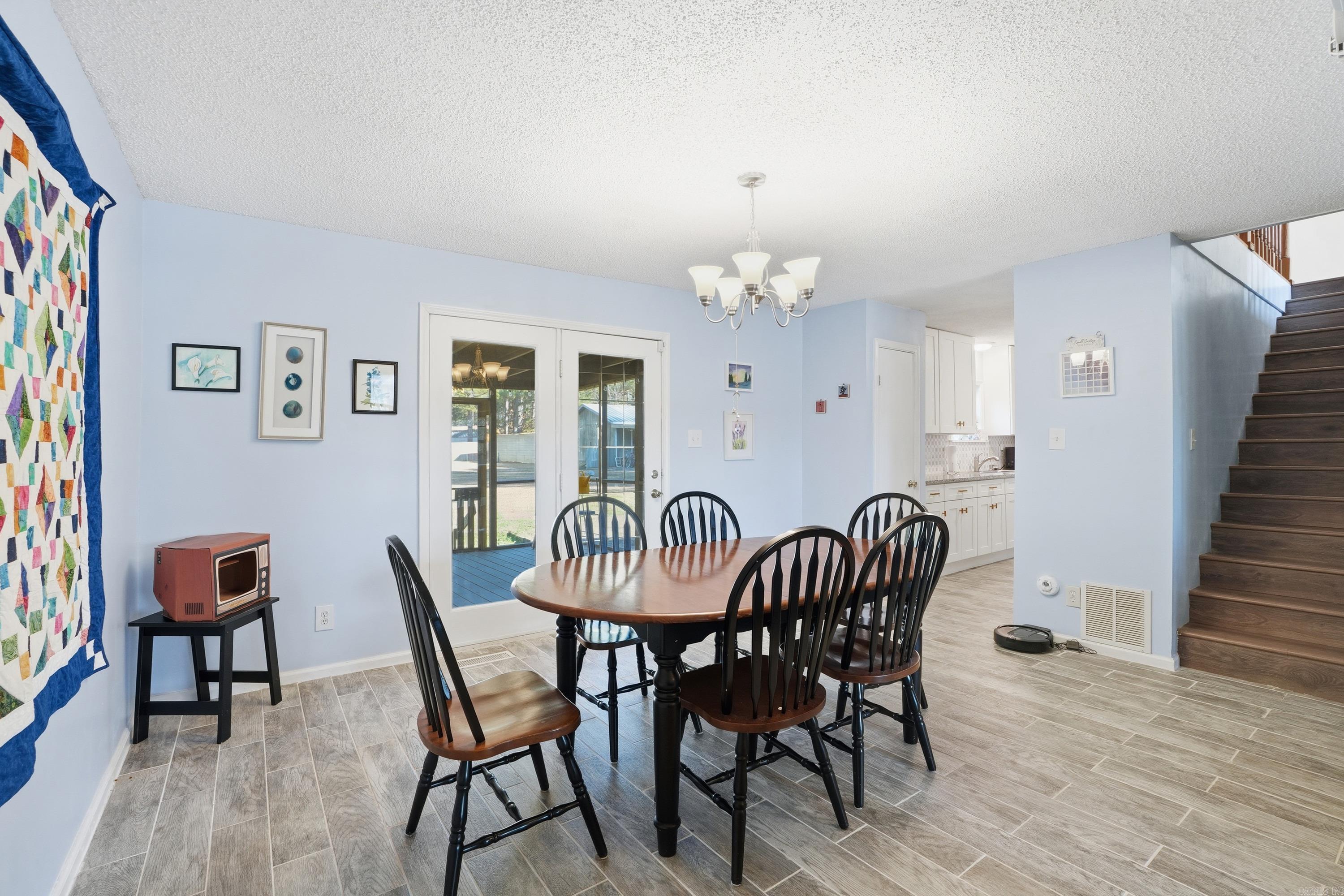 LONE PINE - Residential