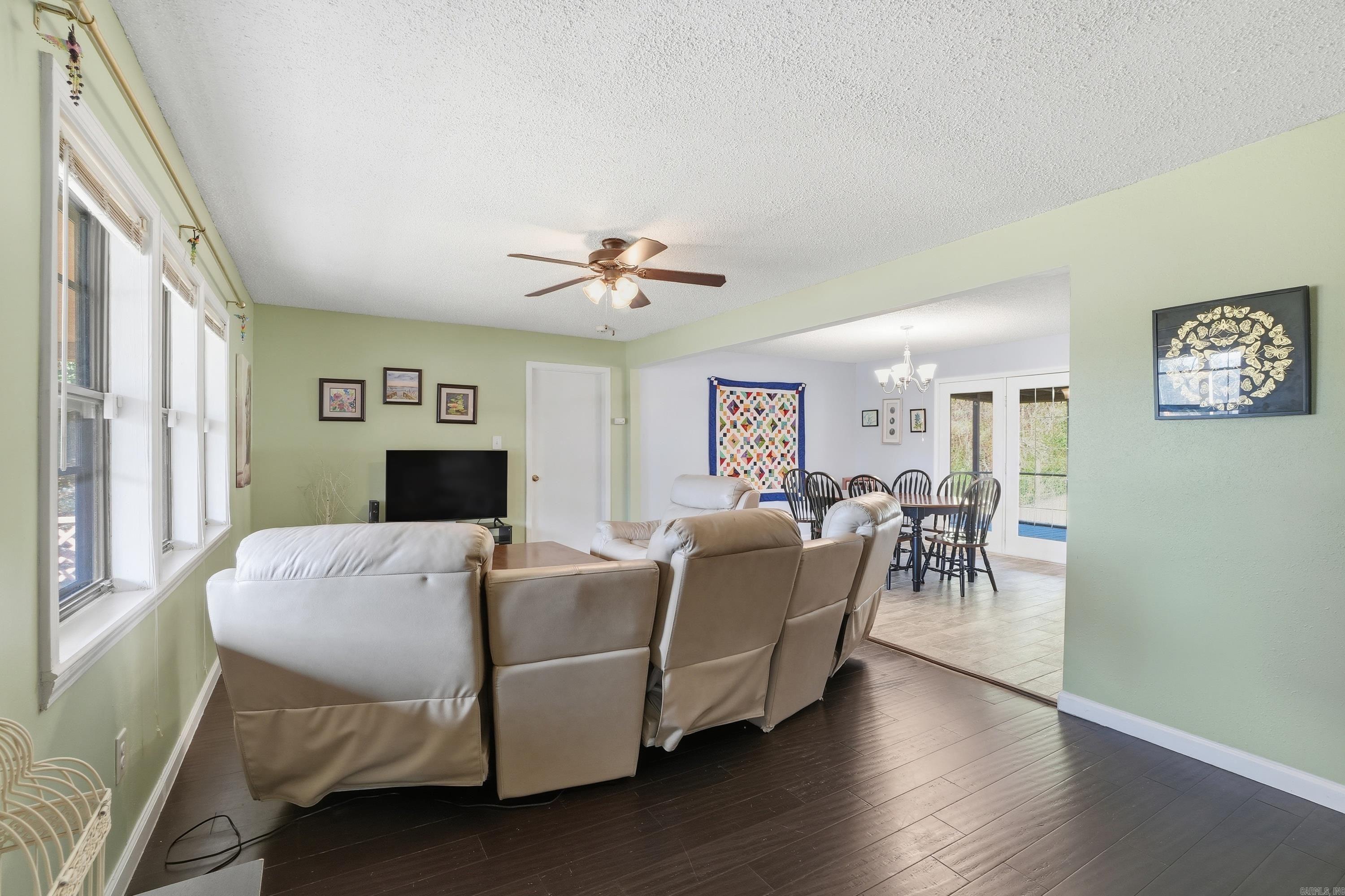 LONE PINE - Residential