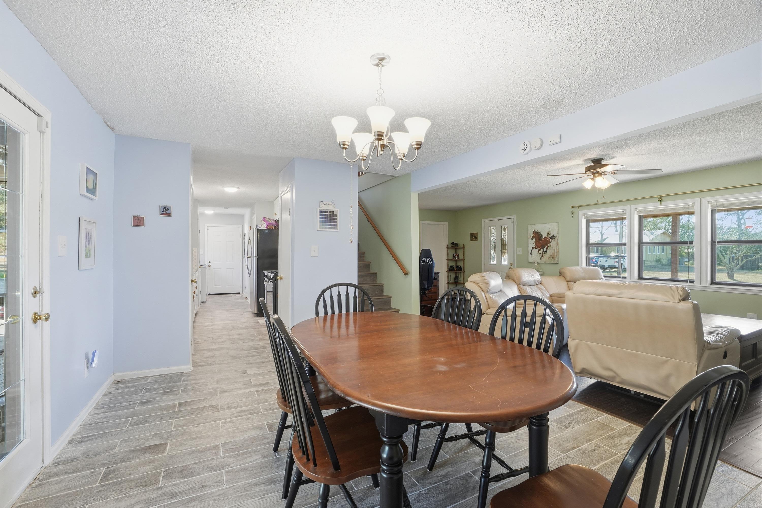 LONE PINE - Residential