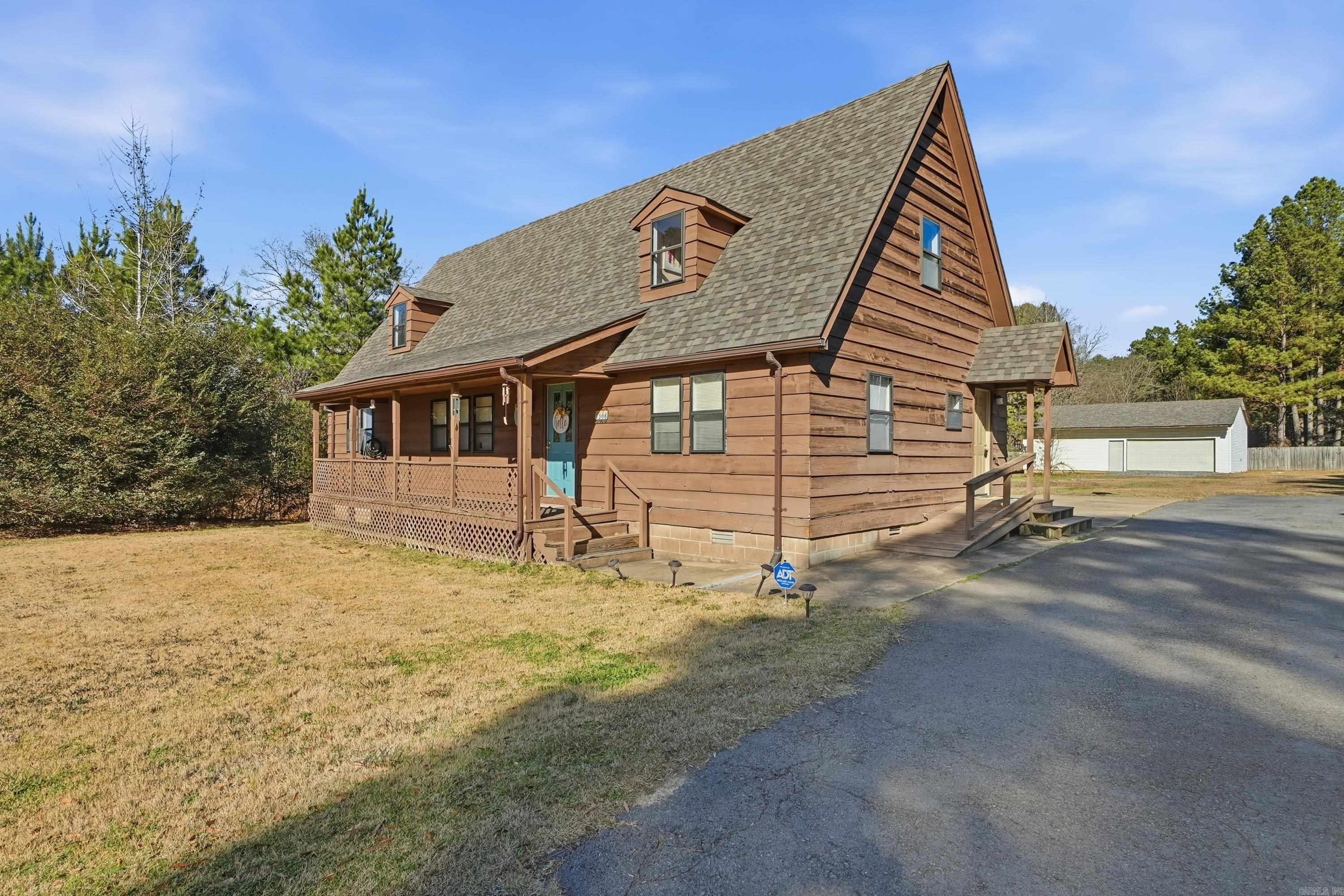 LONE PINE - Residential