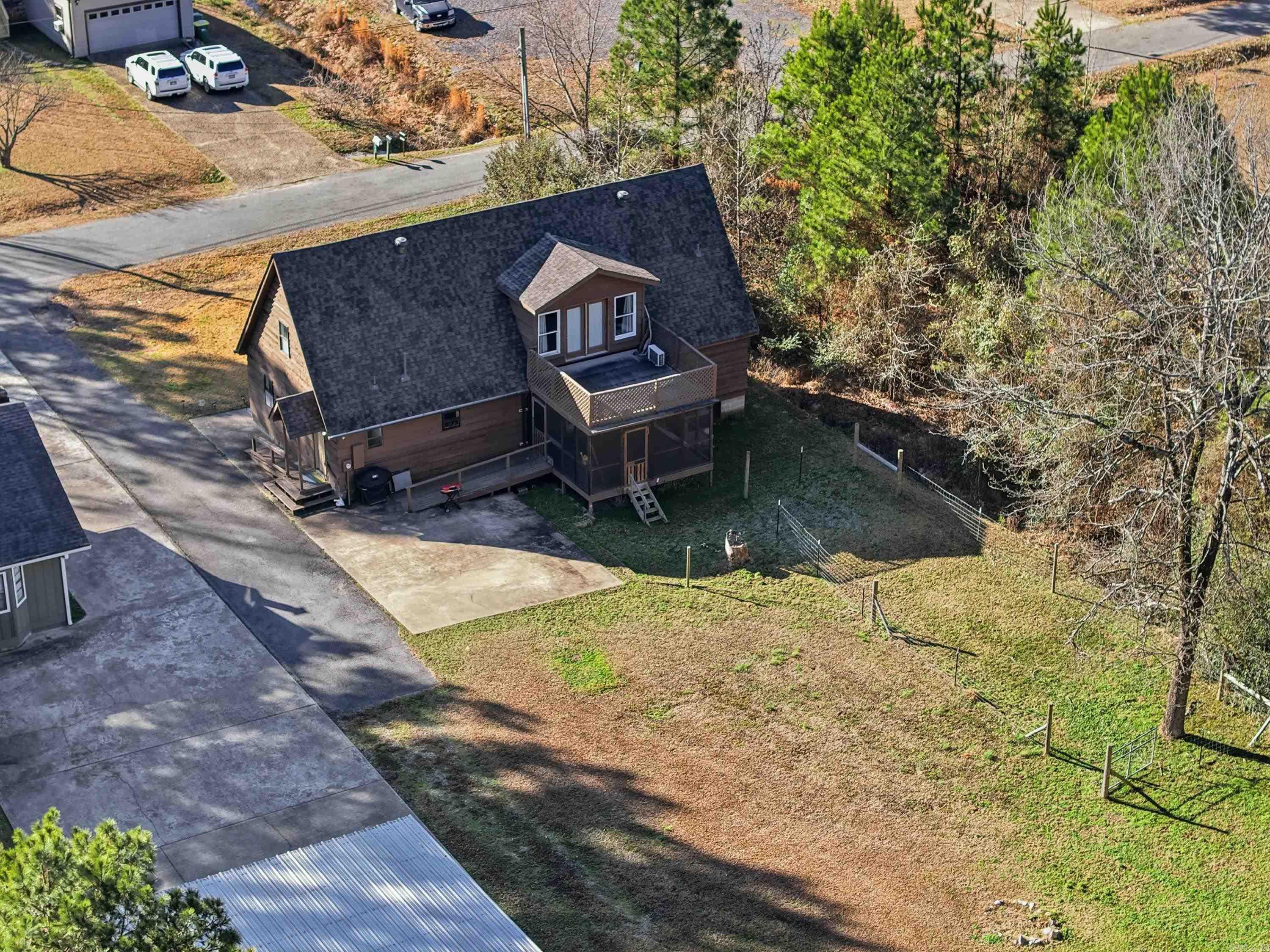 LONE PINE - Residential