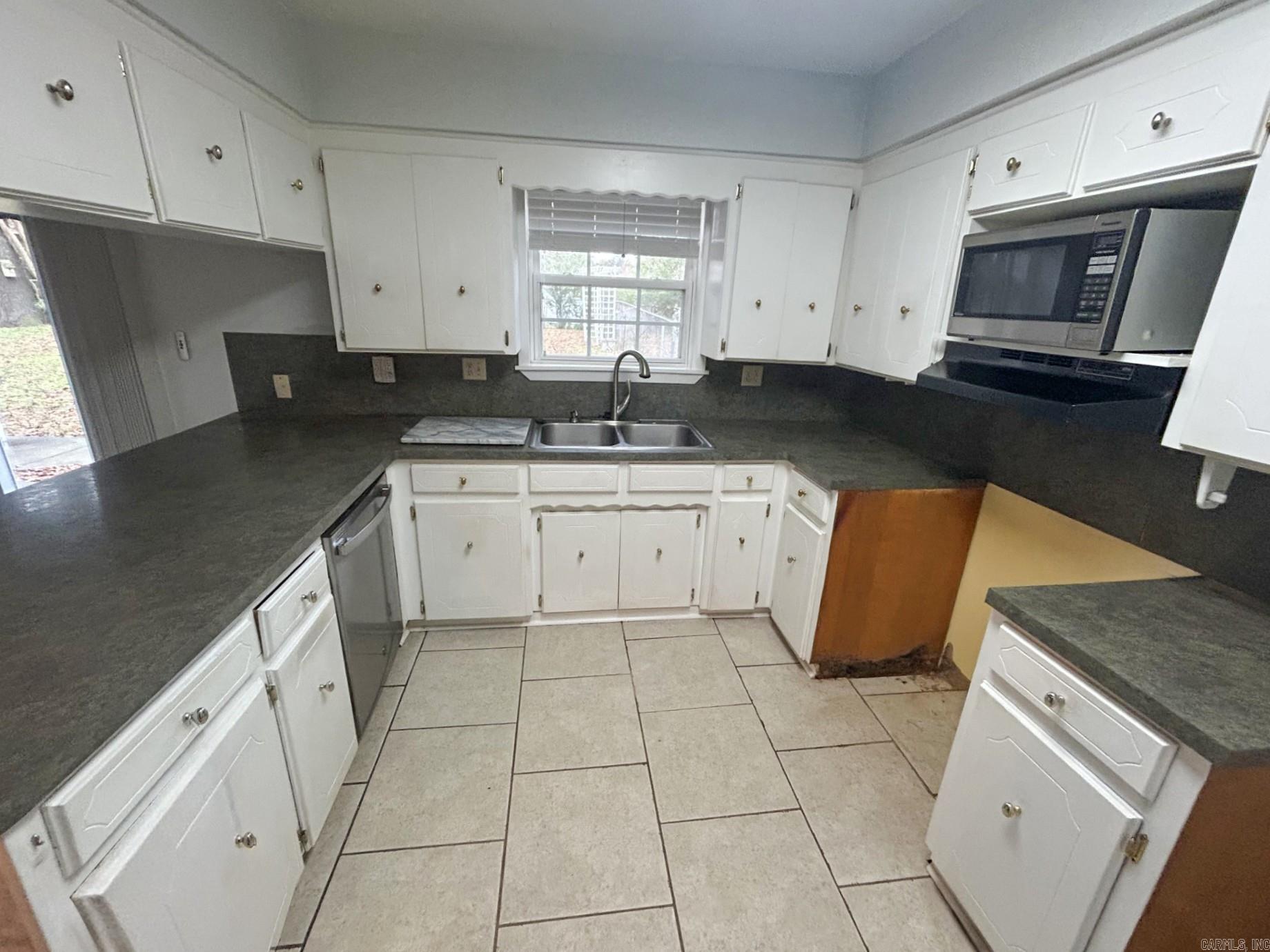 LAKE TOWN - Residential