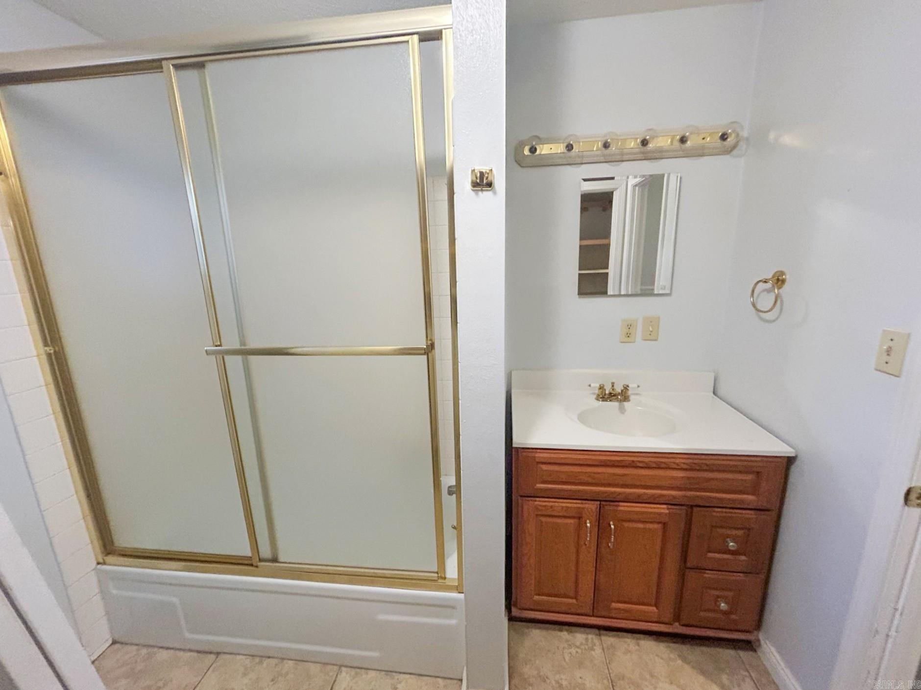 LAKE TOWN - Residential