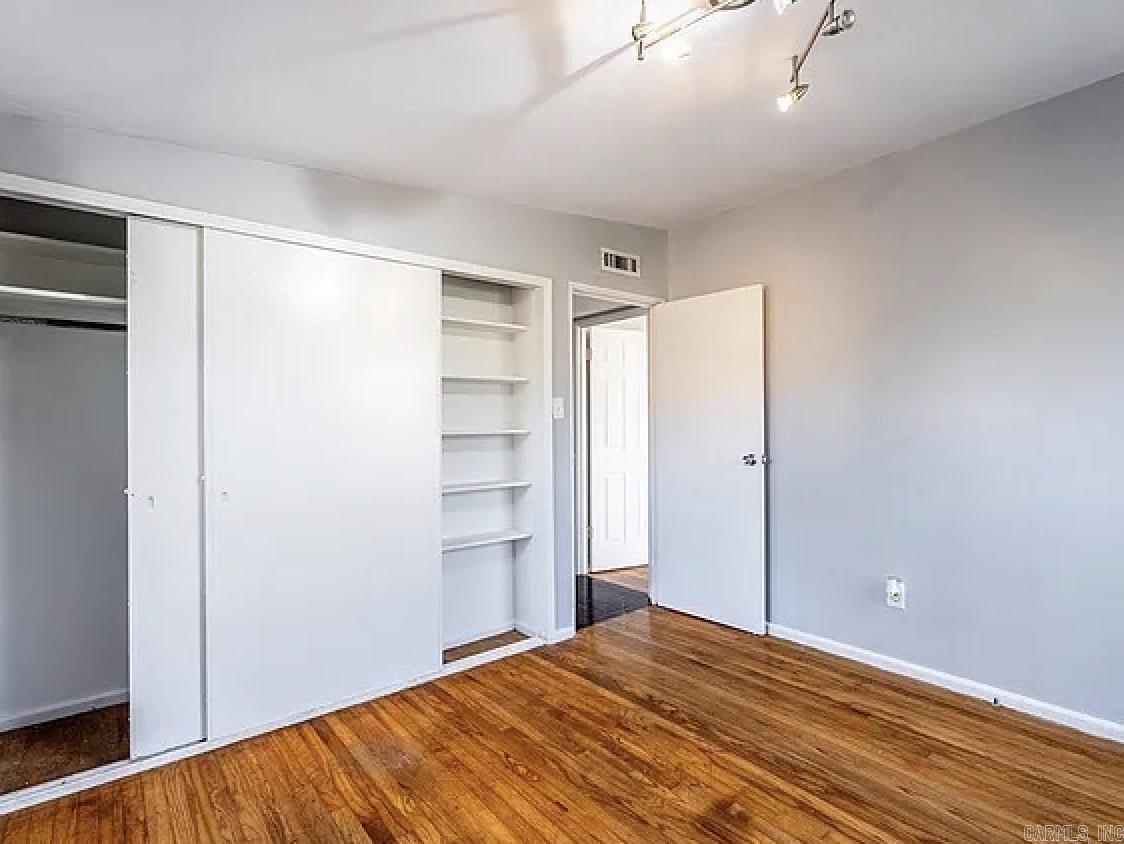 MEADOWCLIFF - Residential