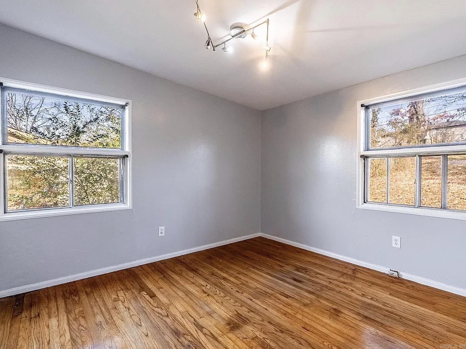 MEADOWCLIFF - Residential