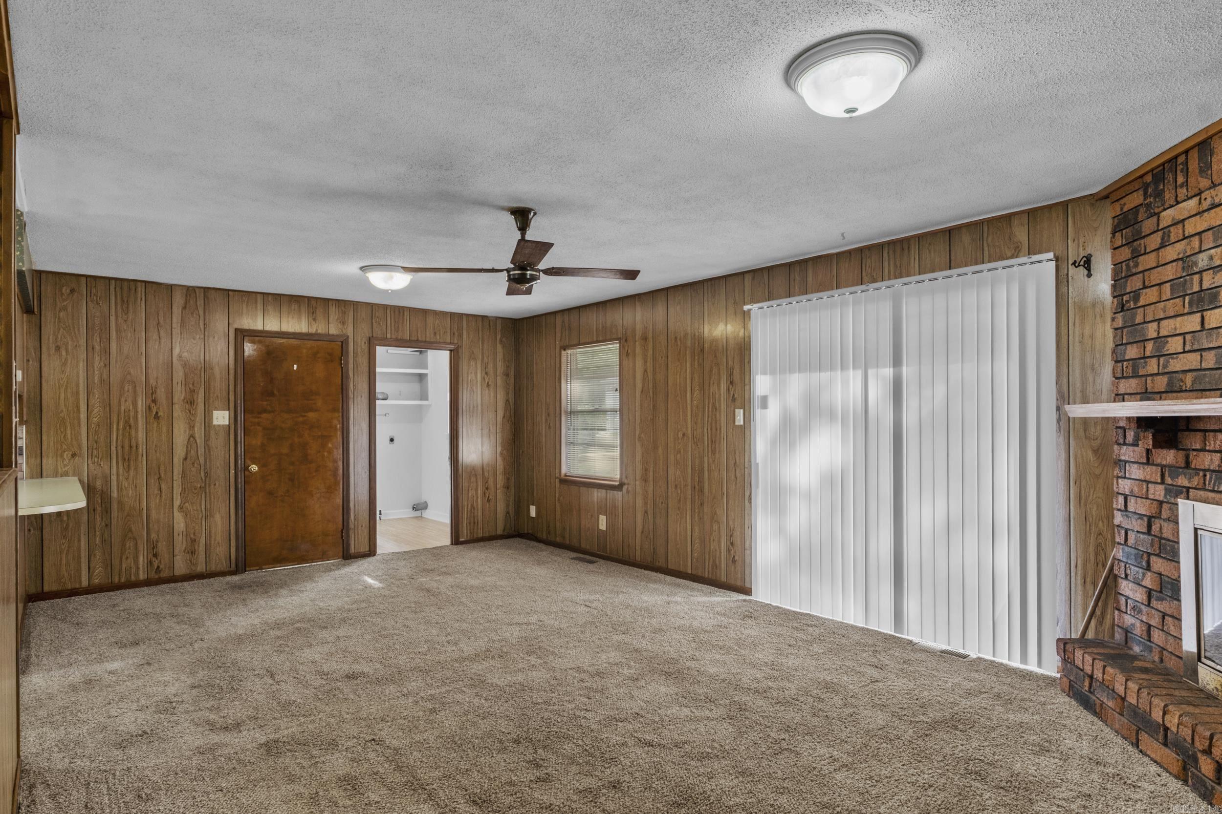 ARBOR OAKS - Residential