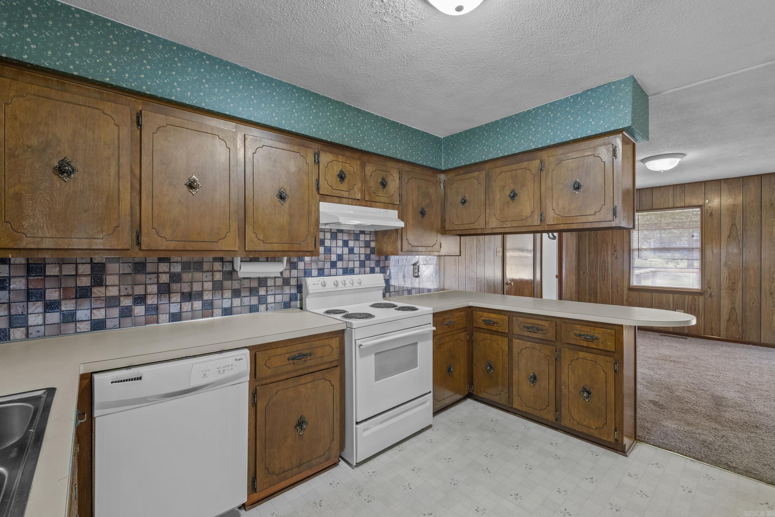 ARBOR OAKS - Residential