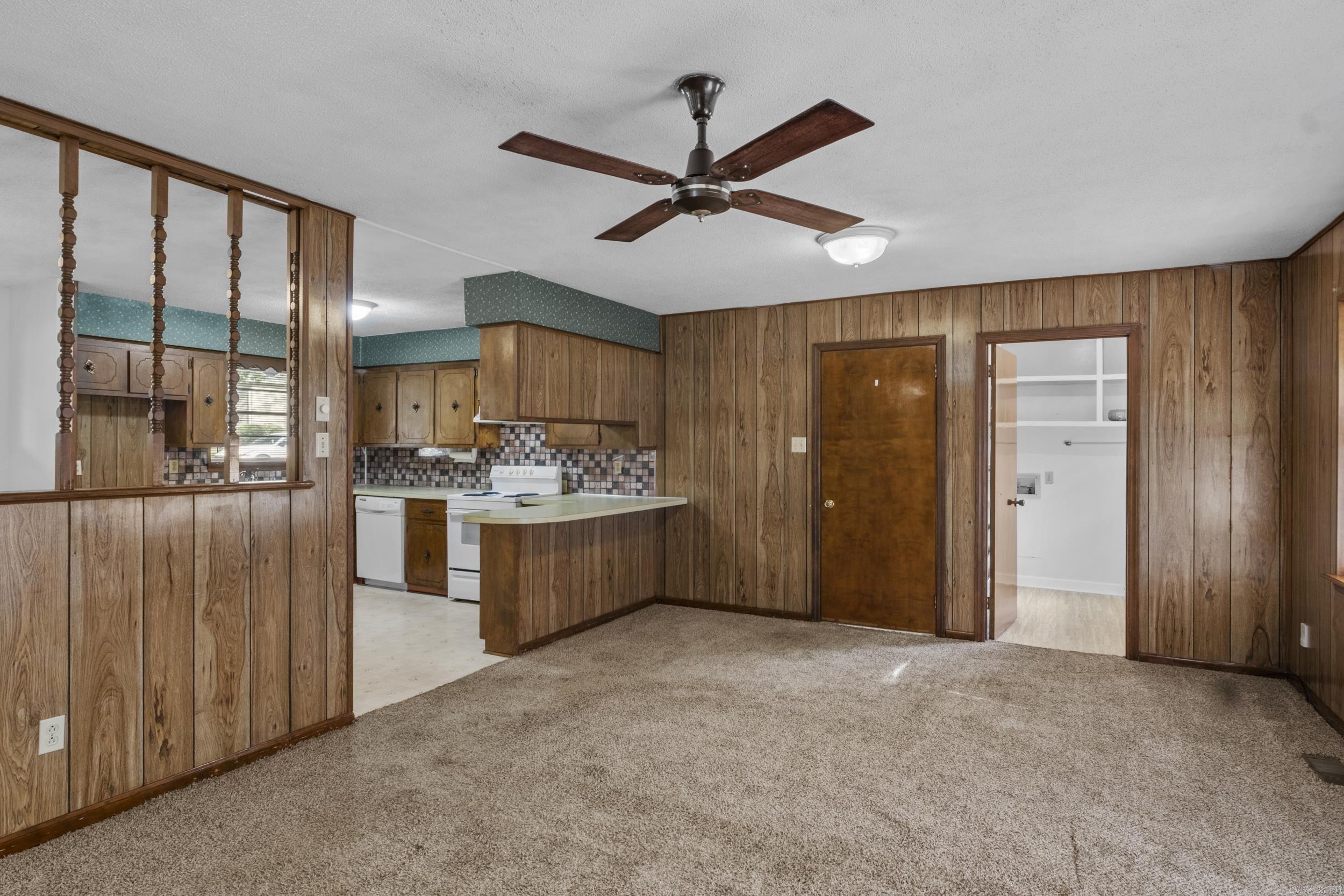ARBOR OAKS - Residential