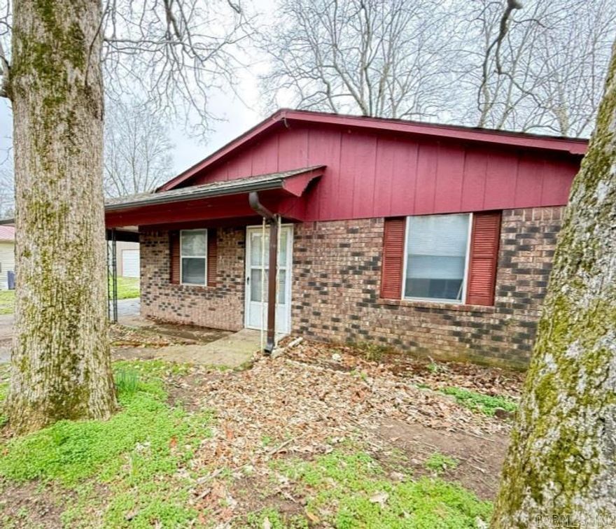 Cute 3 bedroom, 1 bath home in Corning! This home features an open concept kitchen and living area, thee bedrooms, one bathroom, and a separate laundry room. Outside you'll find a covered carport and a yard shaded by several large mature trees.