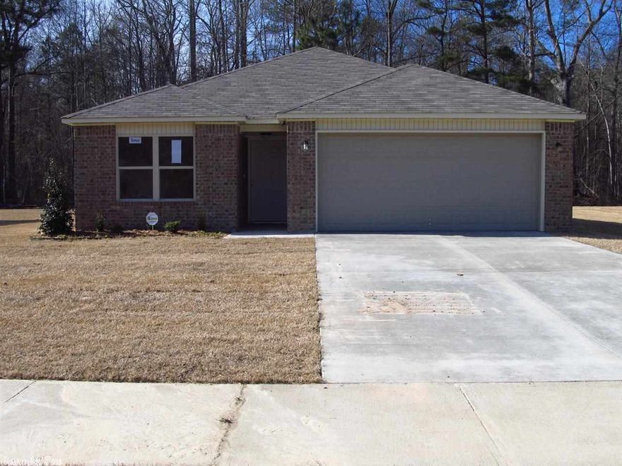 Ceramic tile flooring in all wet areas, Carpet Living and all bedrooms, 8x10 Patio, Black Kitchen Appliances, Chrome Plumbing Hardware. Large leveled lot for space to make great, fun, family memories! Get this home with $0 closing cost. Ask me for more details. Home will be complete February 2015! See Agent remarks.