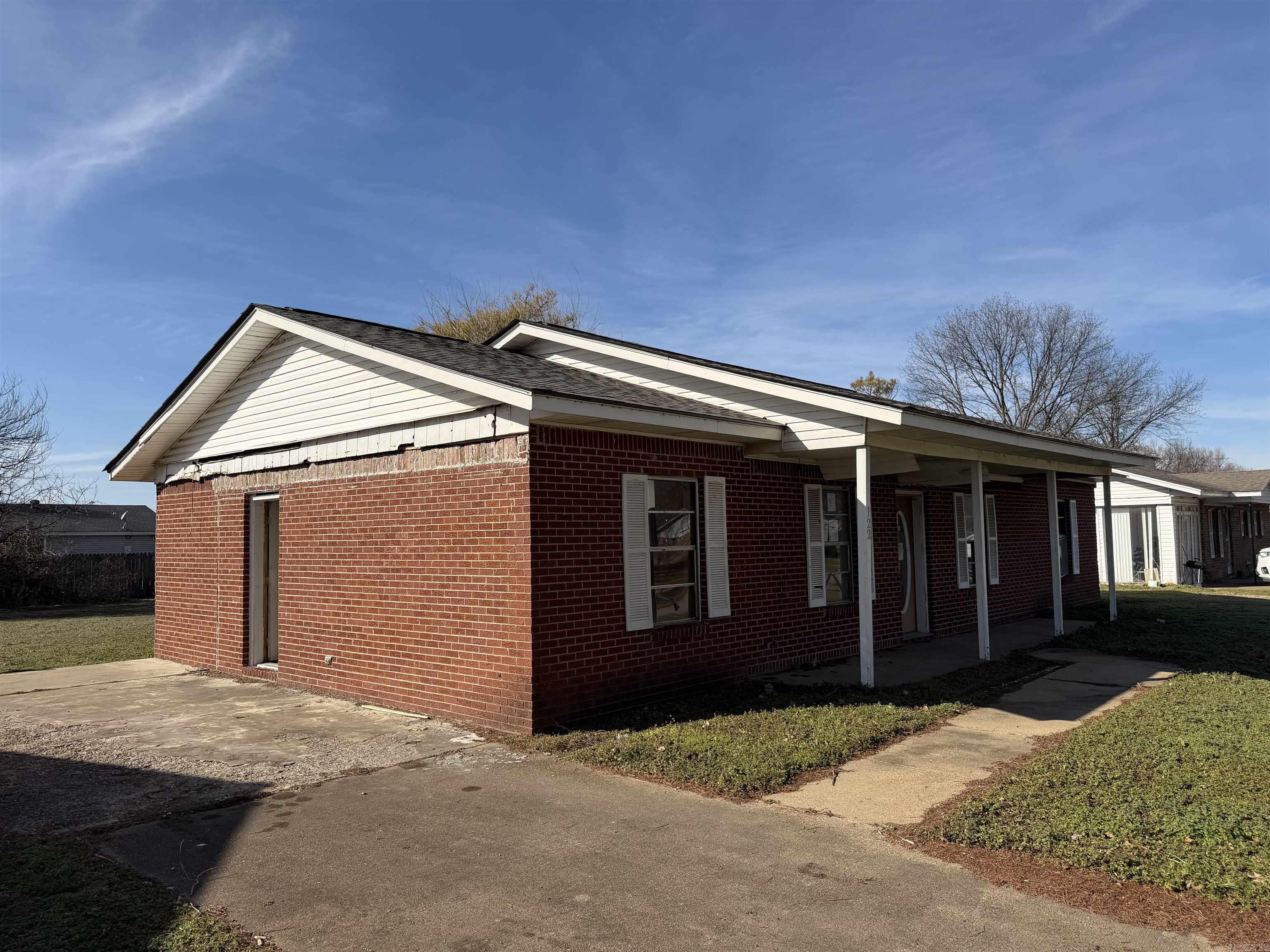 Kelly Diane Gardens - Residential