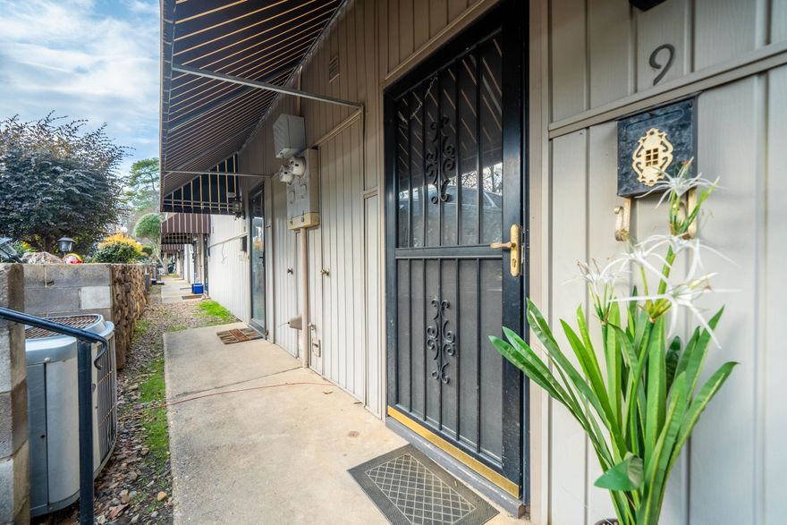 Check out this walk in level lakefront Condo located on Lake Hamilton with a covered boat dock.  Located just minutes away from Oaklawn, downtown and all the amenities that Hot Springs has to offer.  Condo is just steps away from the pool as well as your boat dock. Complex offers a large green space and fenced in area adjacent for parking of your boats and trailers if needed.  No nightly rentals allowed.