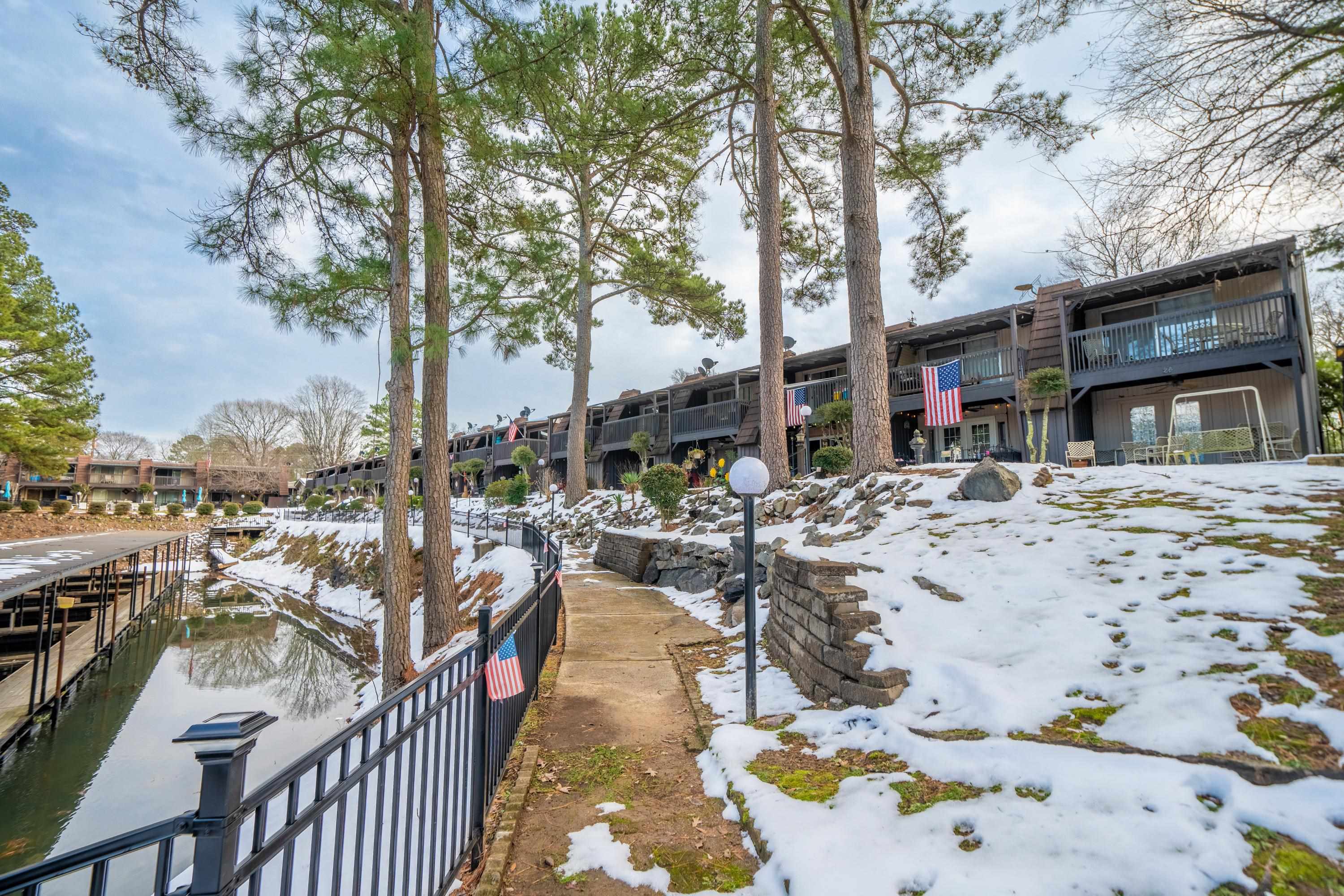 DISCOVERY BAY COLONY REG. - Residential