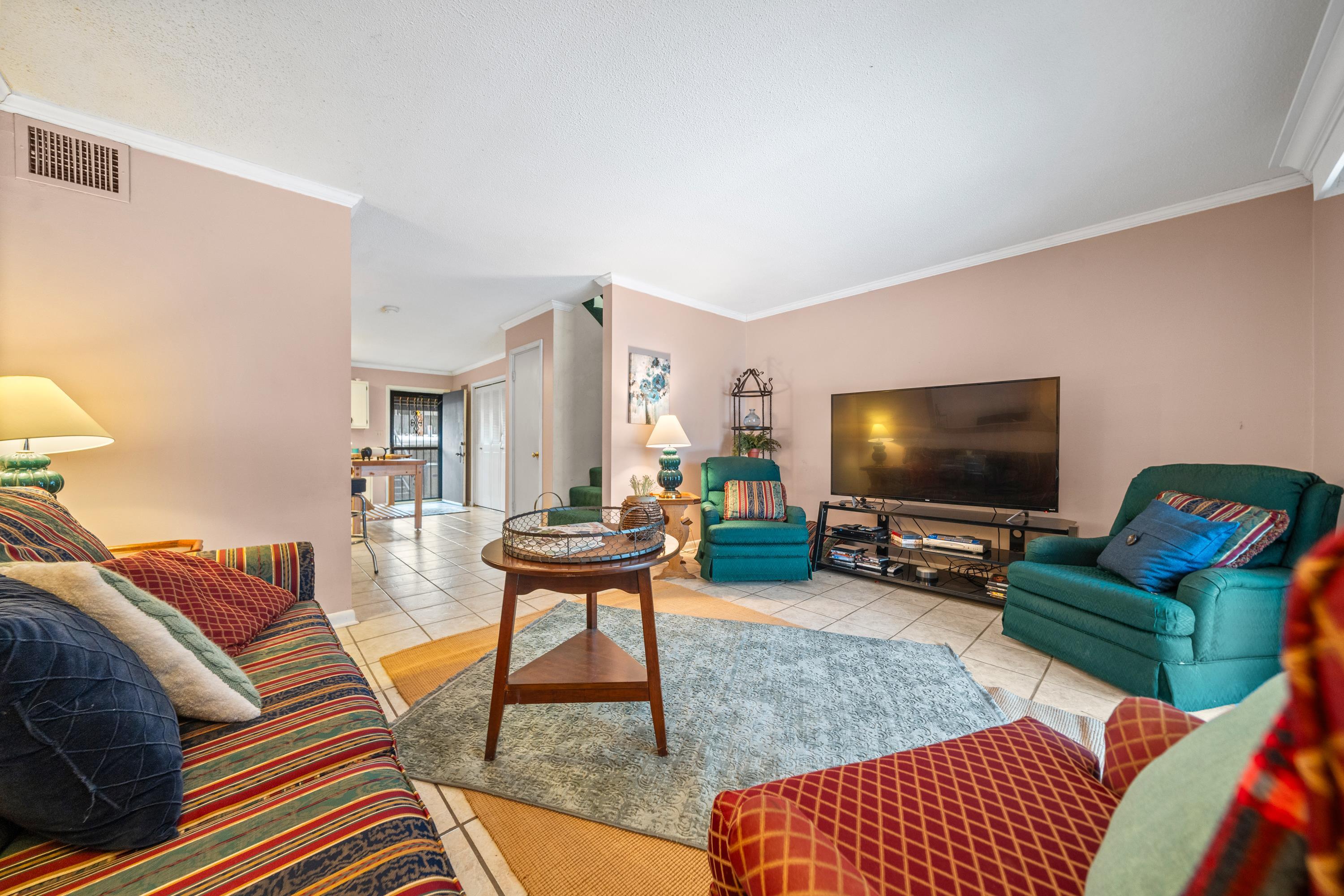 DISCOVERY BAY COLONY REG. - Residential