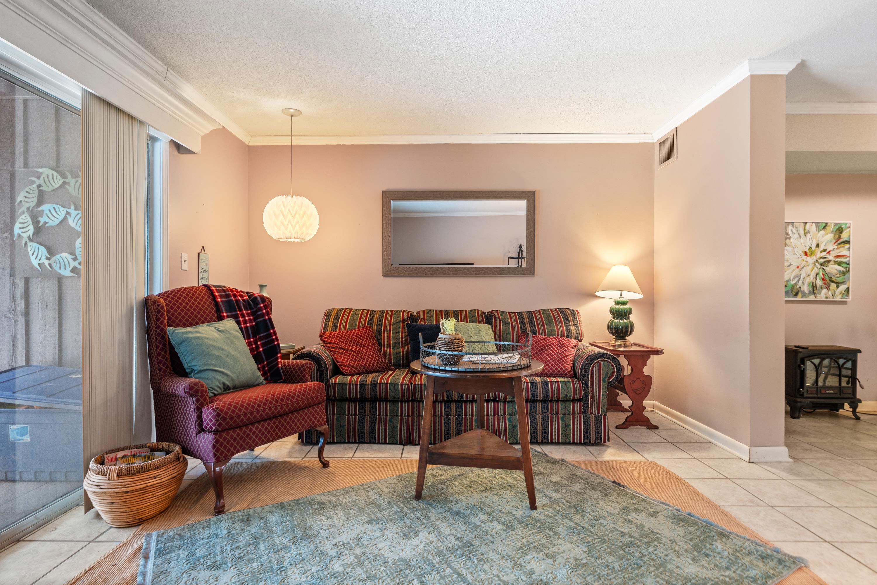 DISCOVERY BAY COLONY REG. - Residential