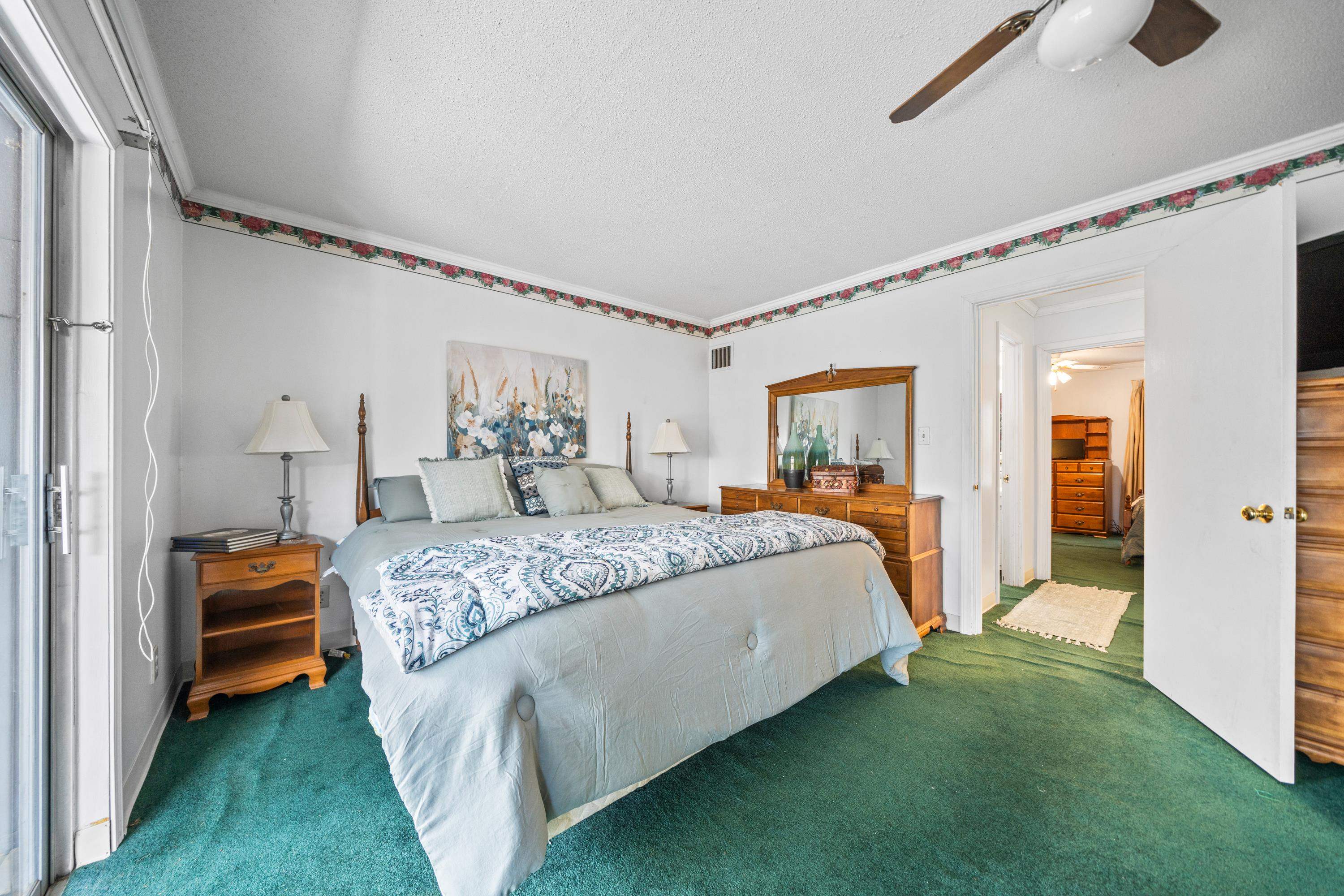 DISCOVERY BAY COLONY REG. - Residential
