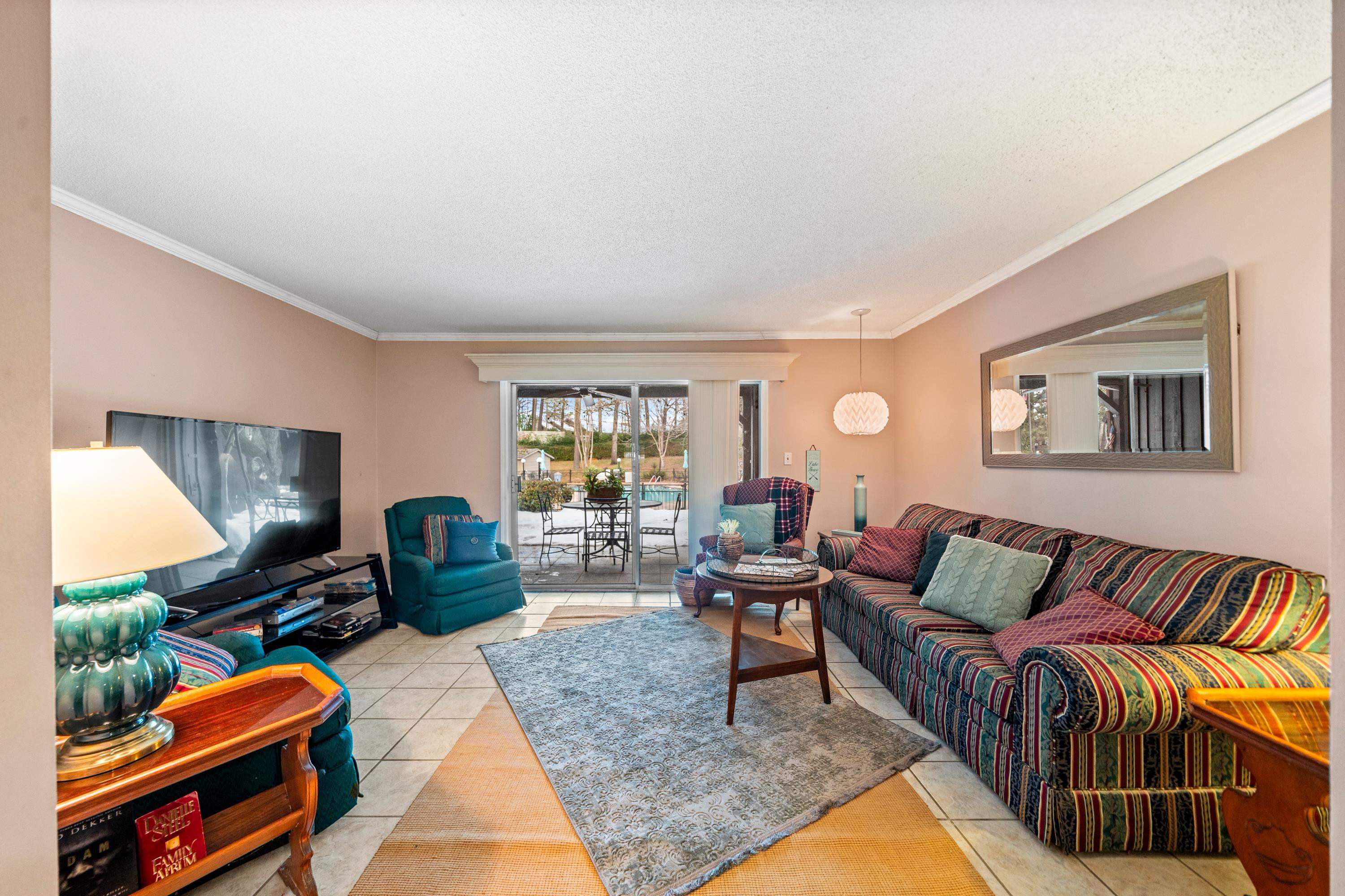 DISCOVERY BAY COLONY REG. - Residential