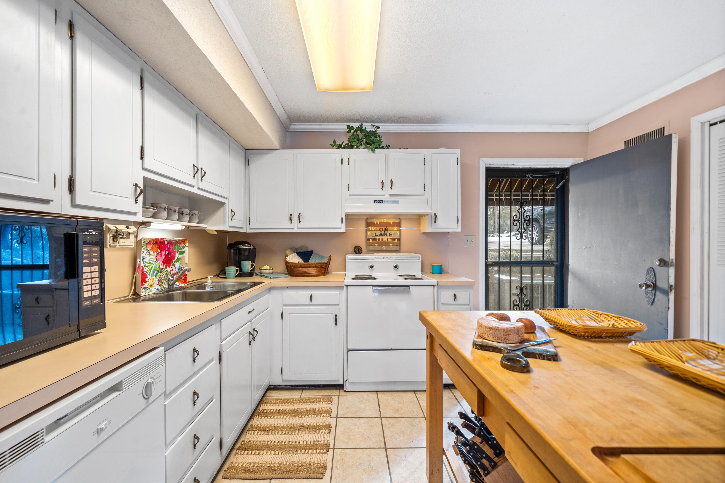 DISCOVERY BAY COLONY REG. - Residential