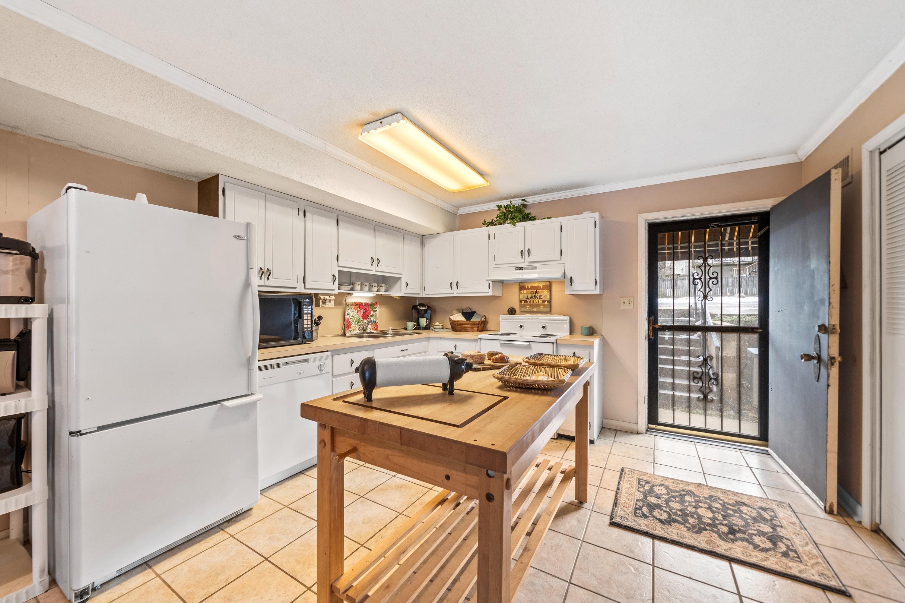 DISCOVERY BAY COLONY REG. - Residential