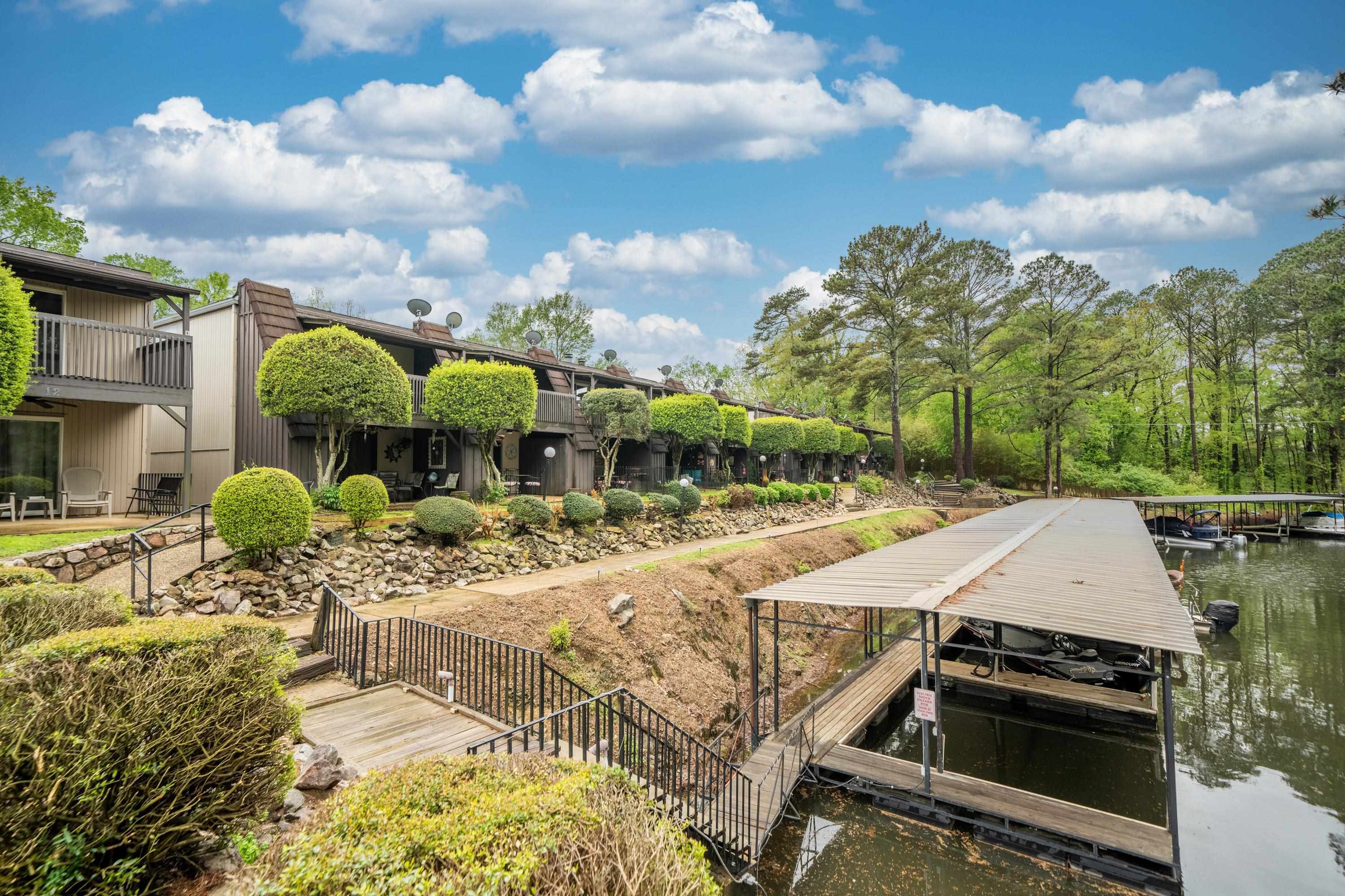 DISCOVERY BAY COLONY REG. - Residential