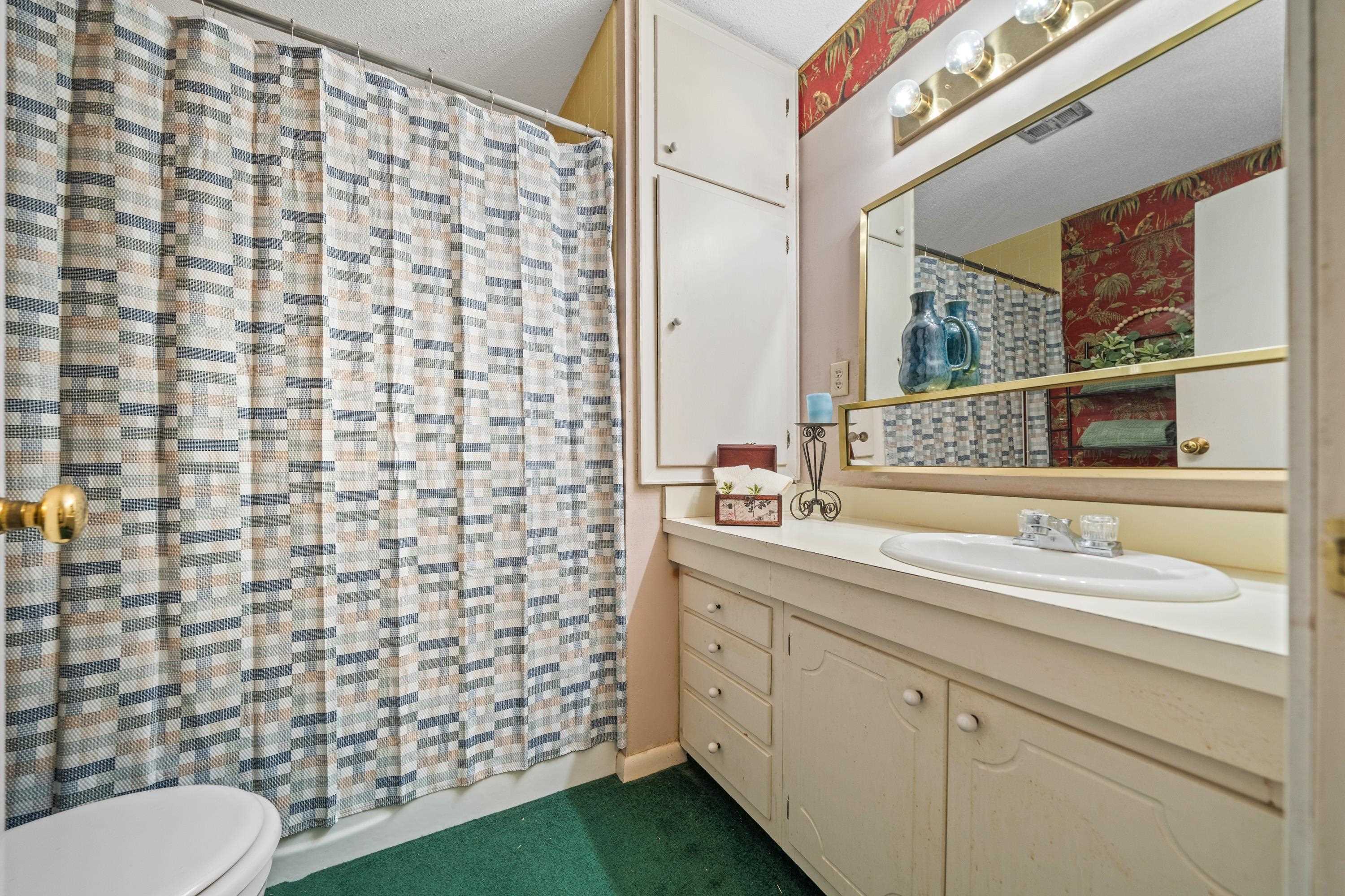 DISCOVERY BAY COLONY REG. - Residential