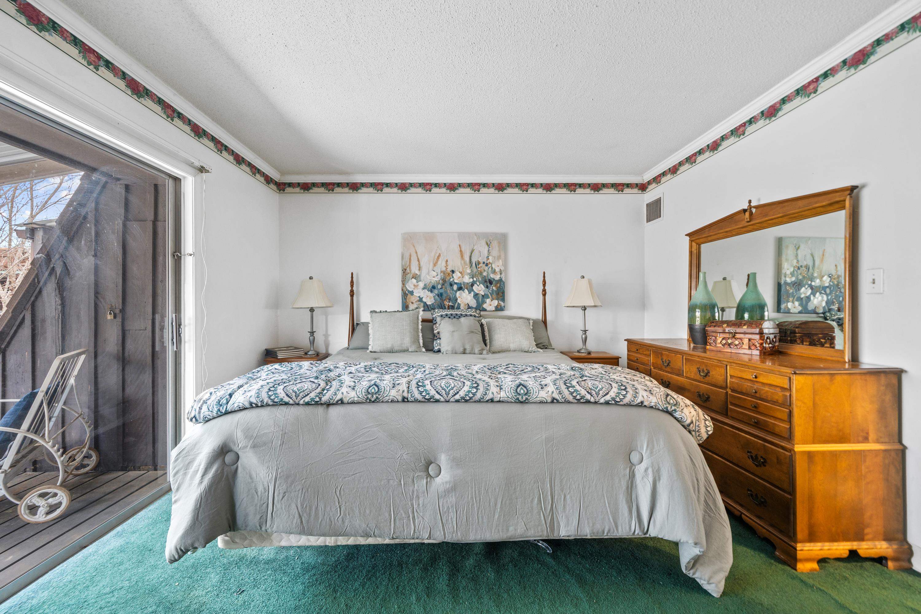 DISCOVERY BAY COLONY REG. - Residential