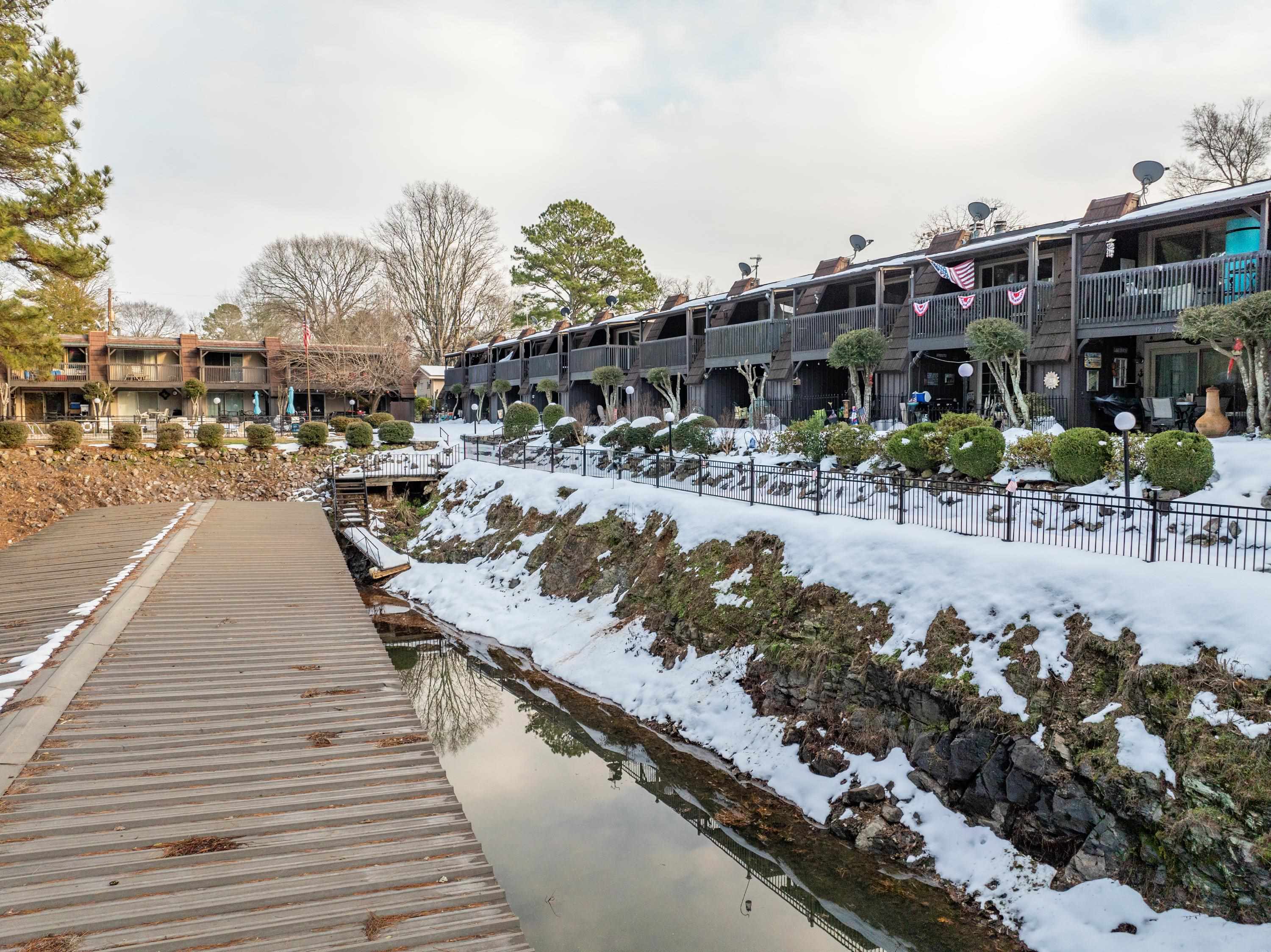 DISCOVERY BAY COLONY REG. - Residential