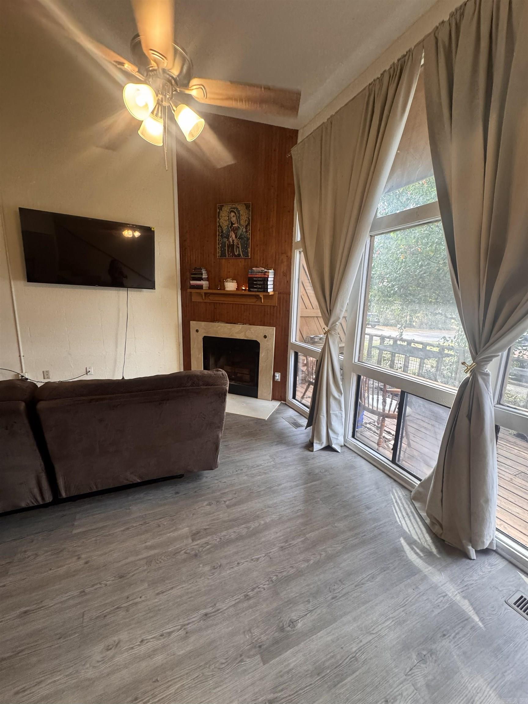 VILLA WEST HPR - Residential