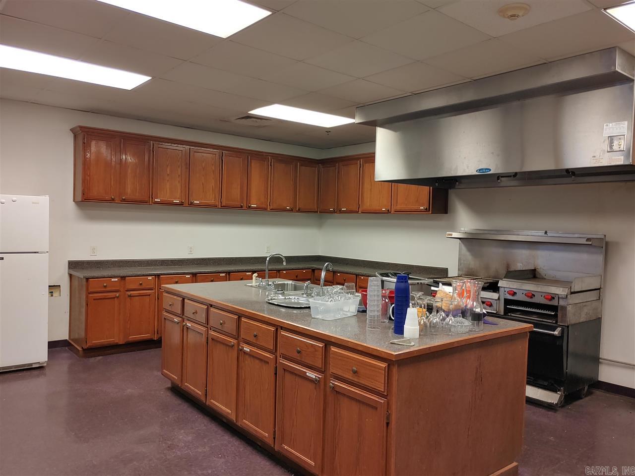 Airport Area - Commercial Lease