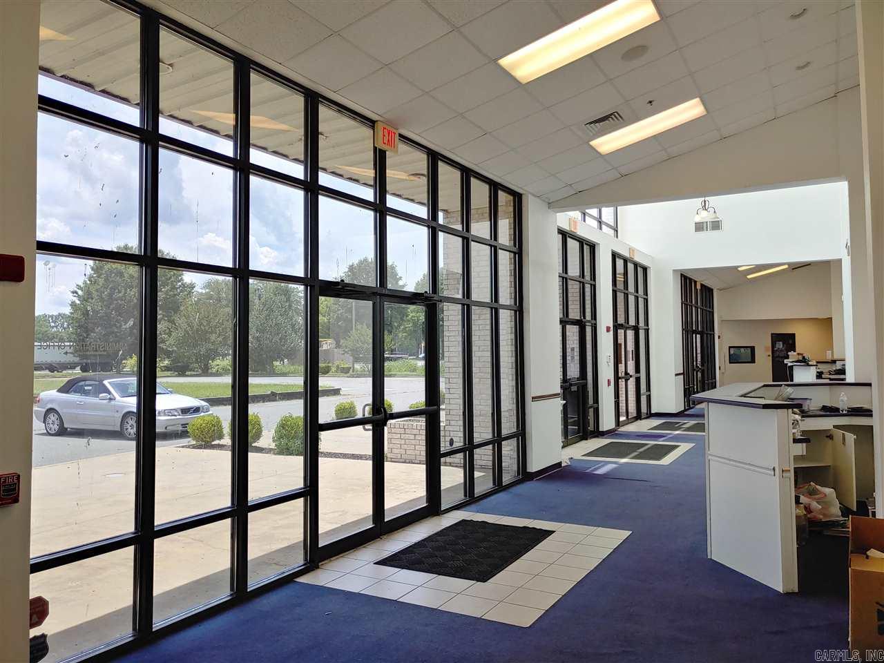 Airport Area - Commercial Lease