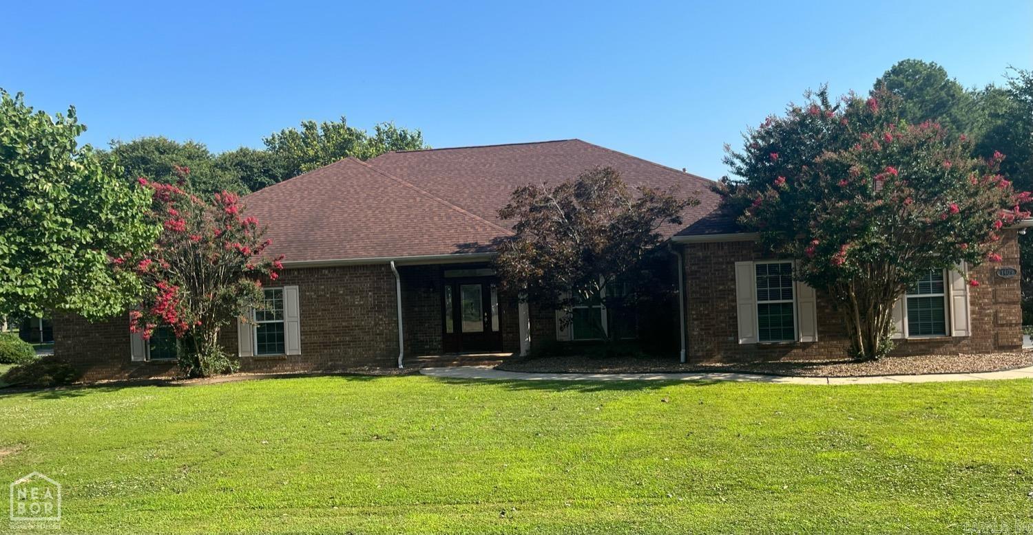 very nice, spacious home, move-in ready, large living areas, pool, pool house-650sf with full bath and small kitchen area