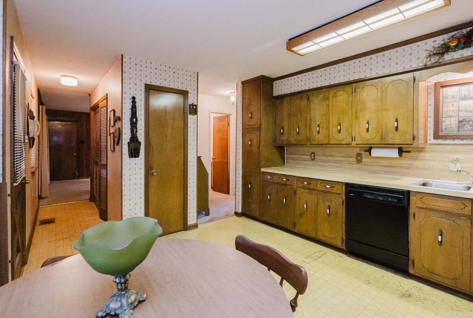 OAK MEADOWS - Residential