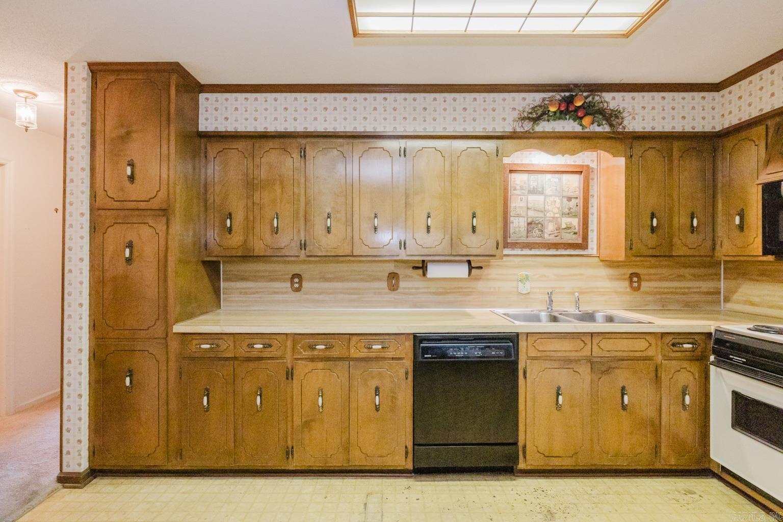 OAK MEADOWS - Residential