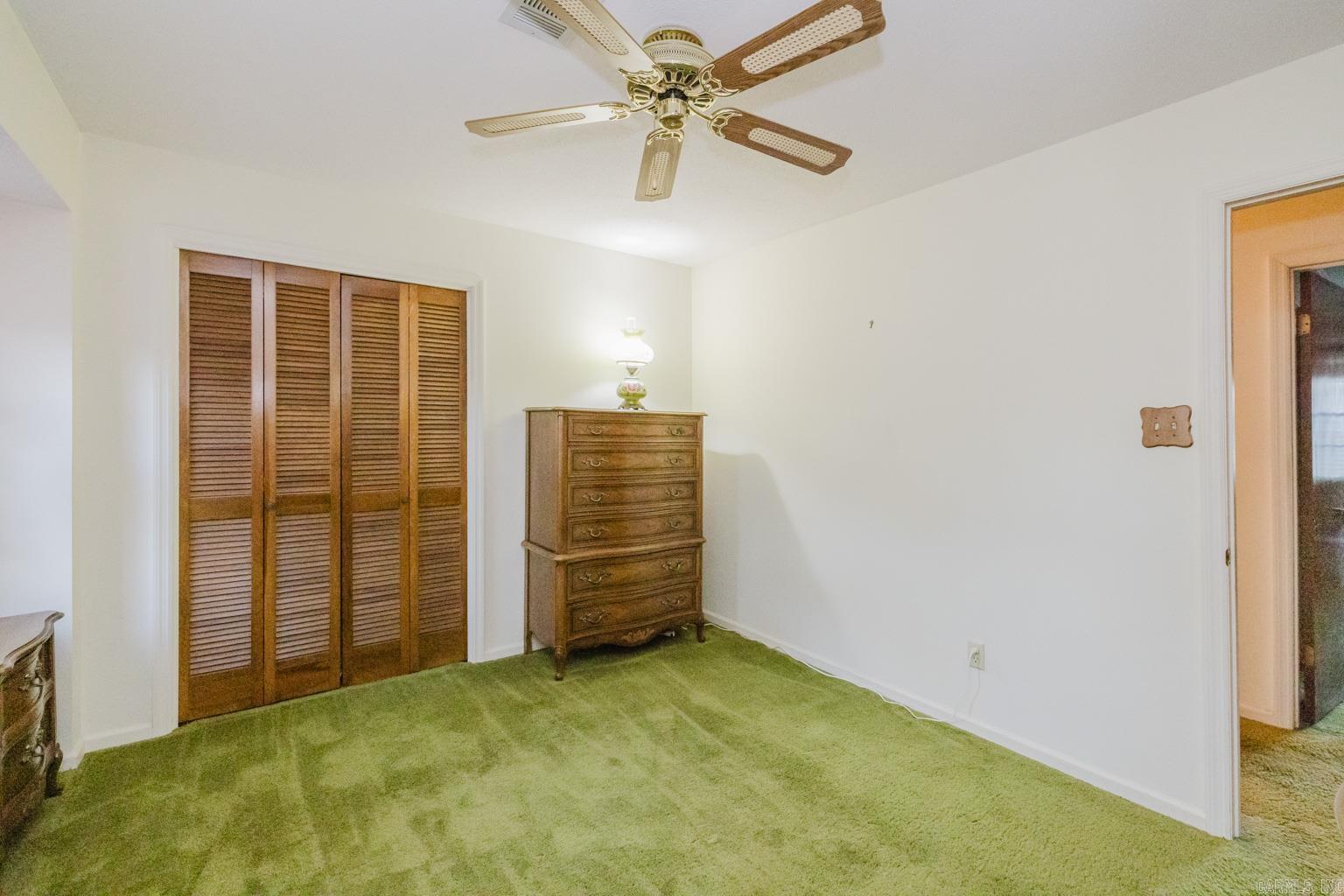 OAK MEADOWS - Residential