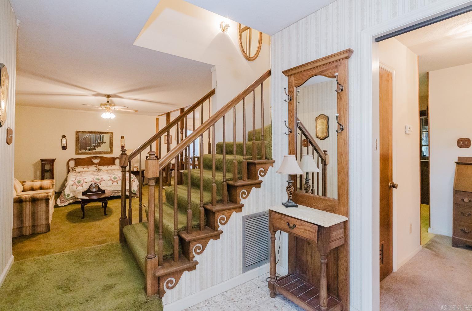 OAK MEADOWS - Residential