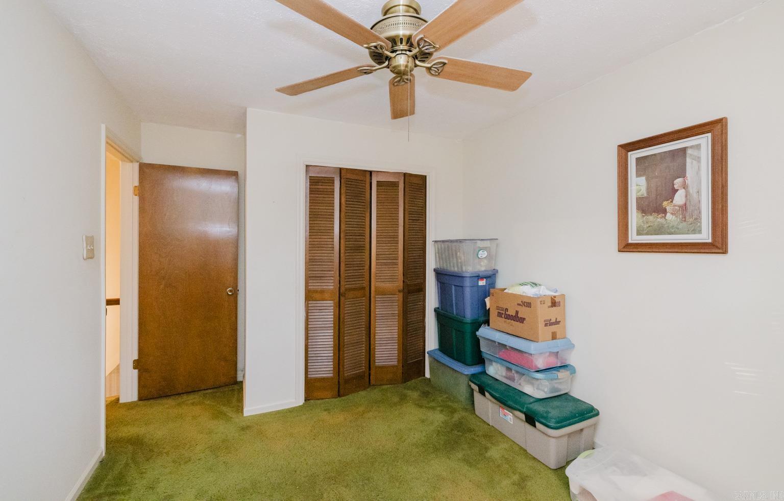 OAK MEADOWS - Residential