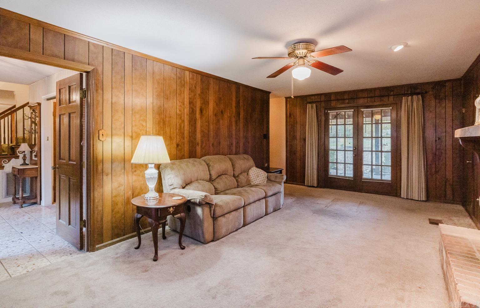 OAK MEADOWS - Residential